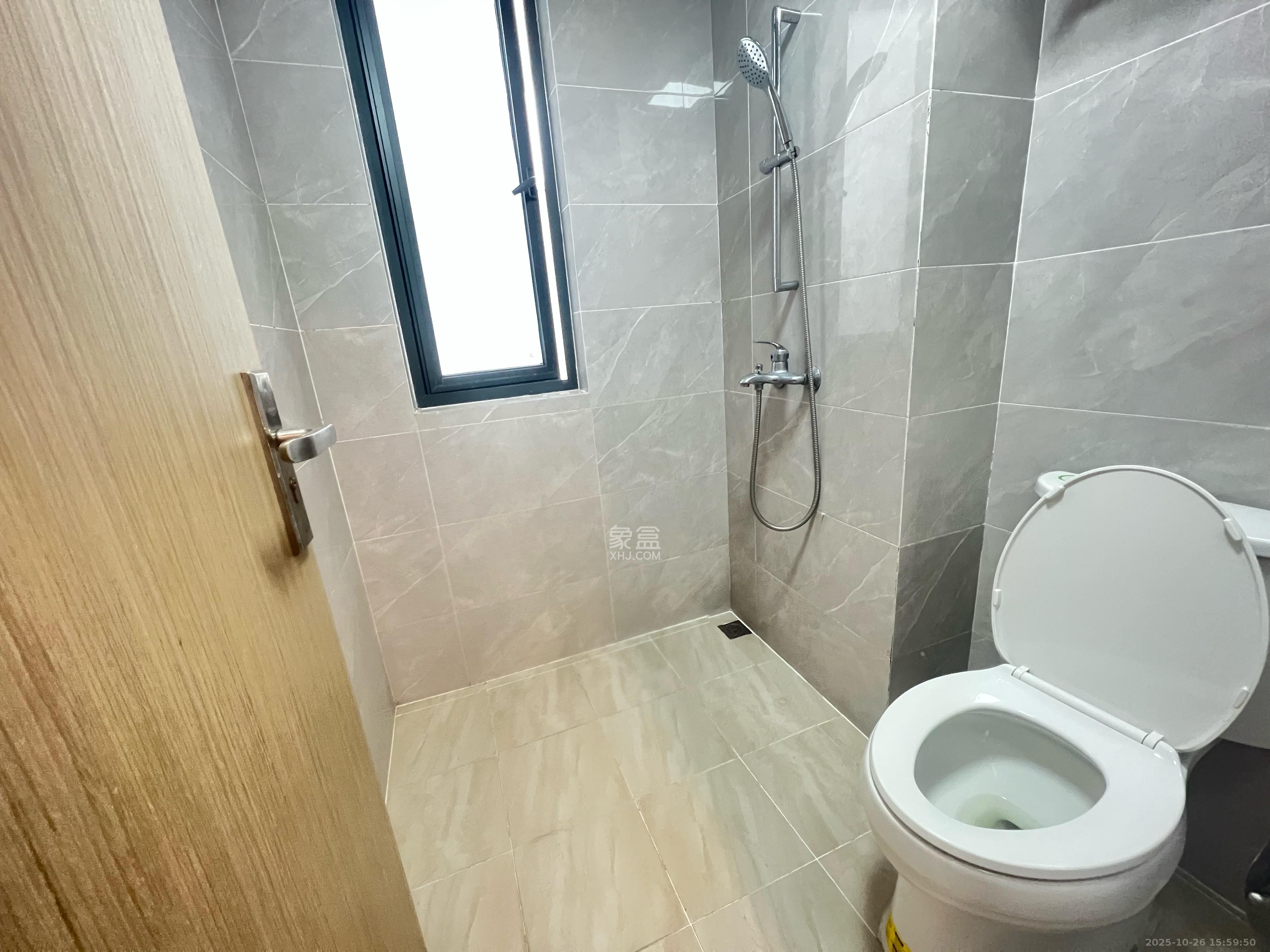 清控湖山雅居南区  3室2厅2卫    2600.0元/月室内图