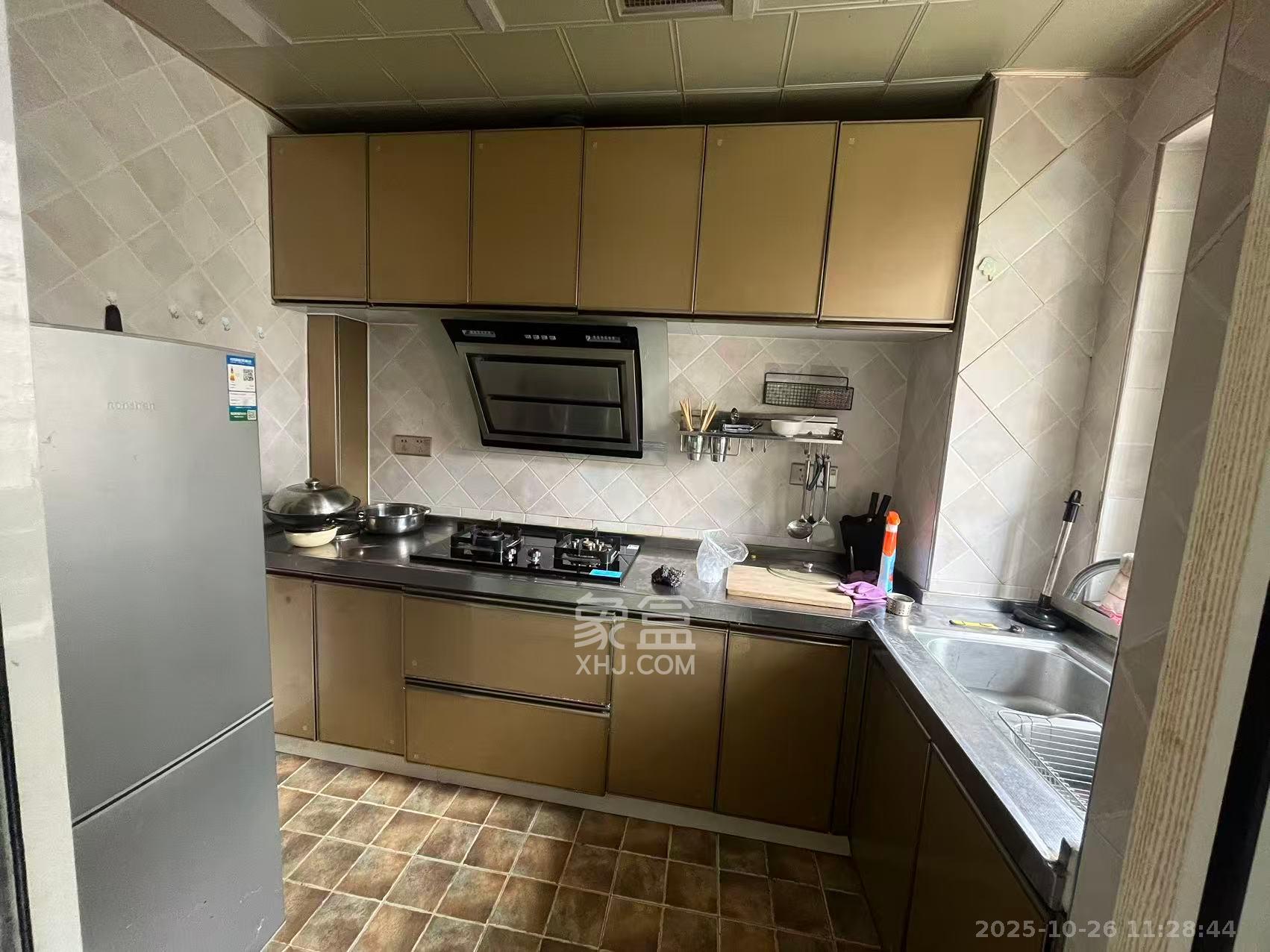 清政园(青政家园)  3室2厅2卫    2700.0元/月 清政园(青政家园)  3室2厅2卫    2700.0元/月室内图