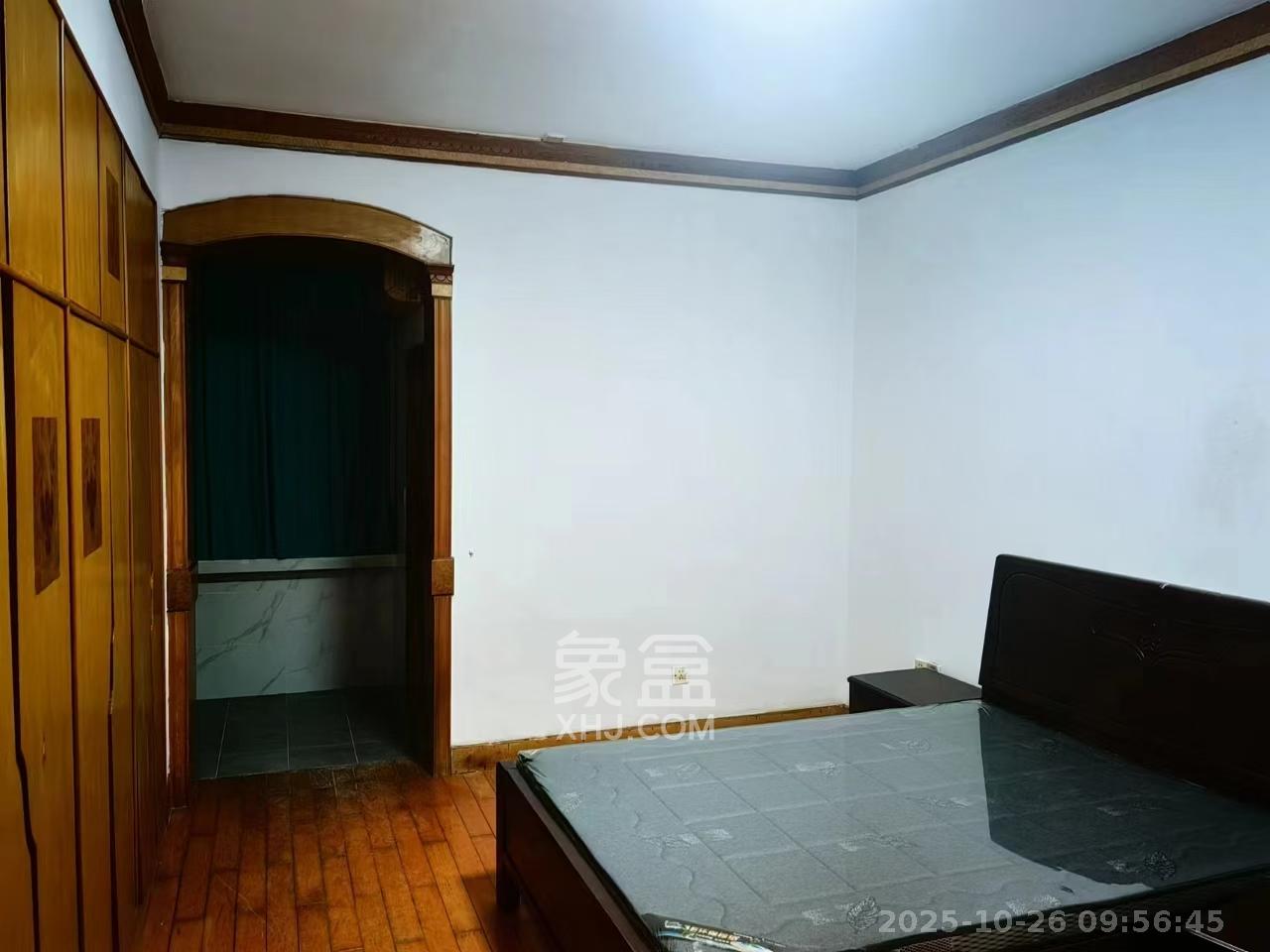 桔园小区1-8片  3室2厅2卫    2200.0元/月室内图