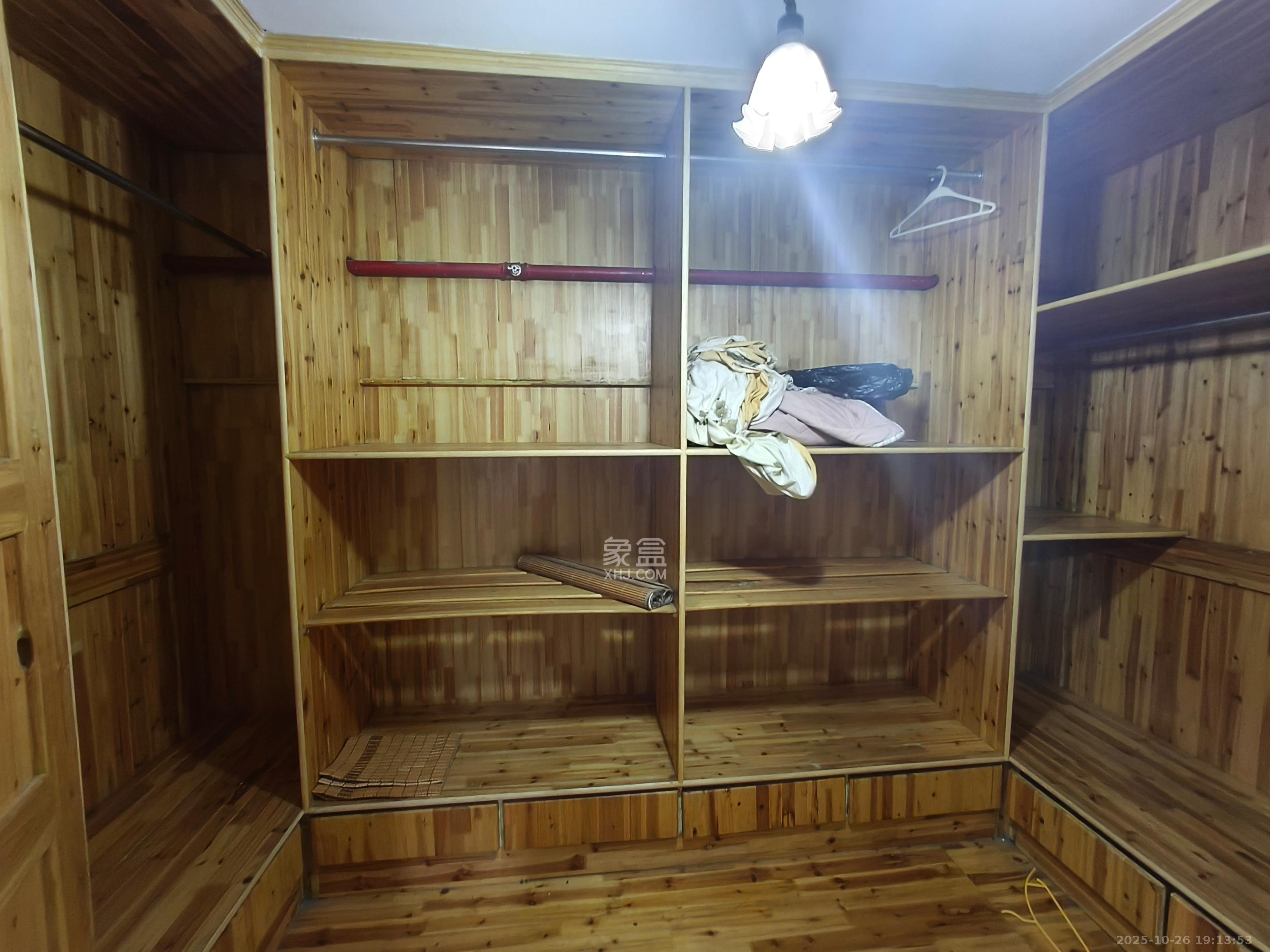 格蓝康都  1室1厅1卫    1800.0元/月 格蓝康都  1室1厅1卫    1800.0元/月室内图