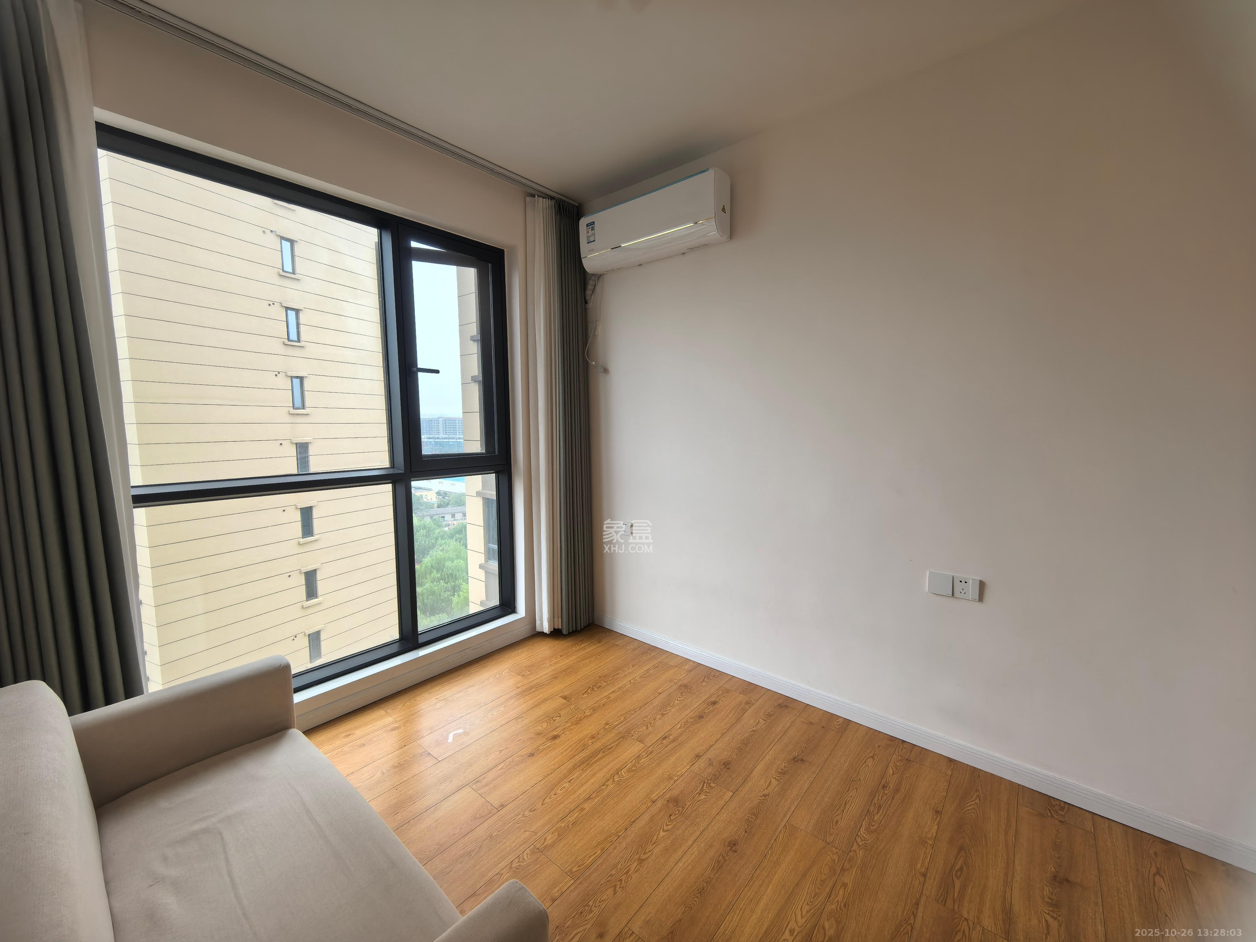 卢浮原著  2室2厅1卫    2000.0元/月室内图