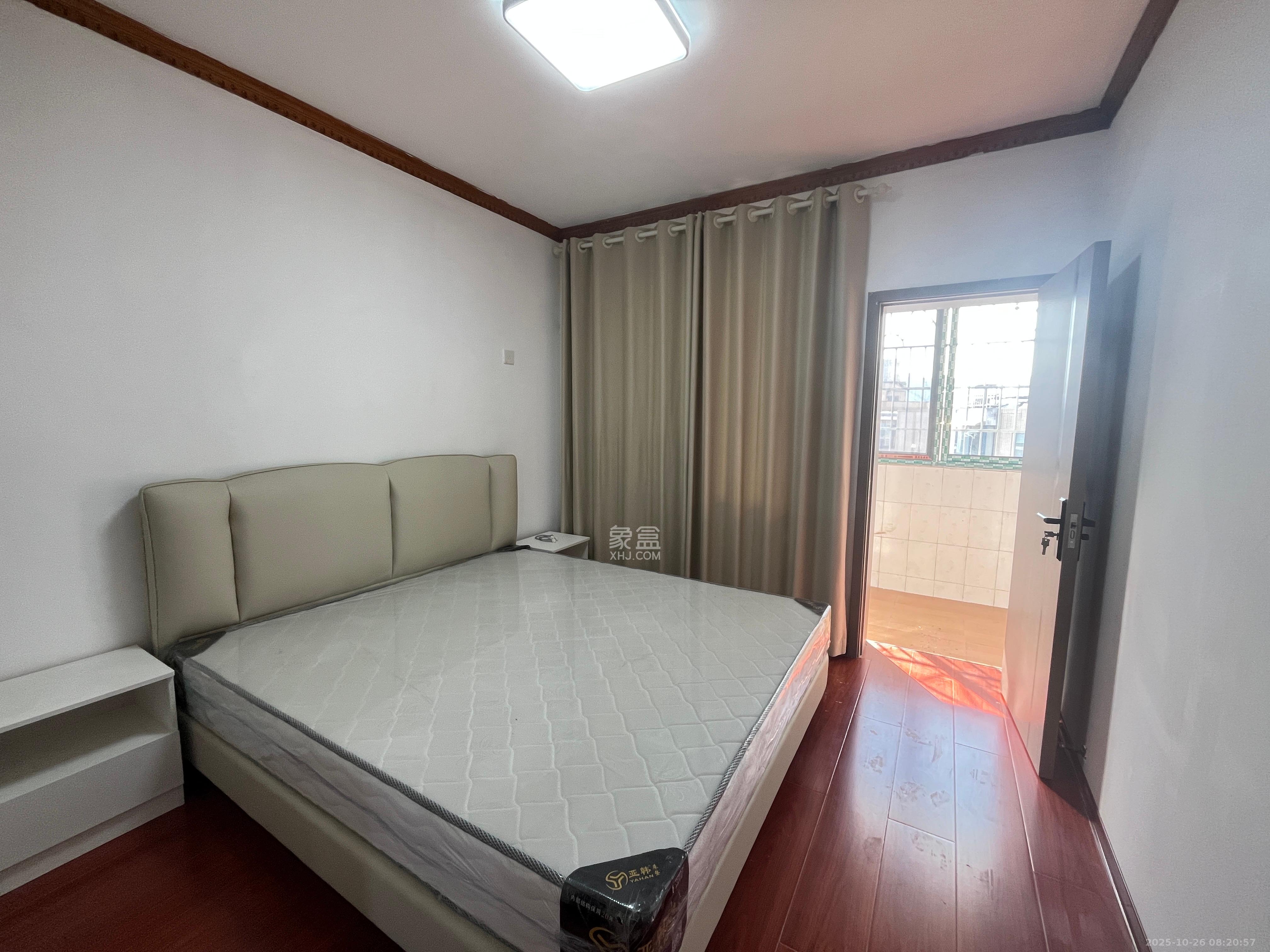 铁四院  3室2厅1卫    2500.0元/月 铁四院  3室2厅1卫    2500.0元/月室内图