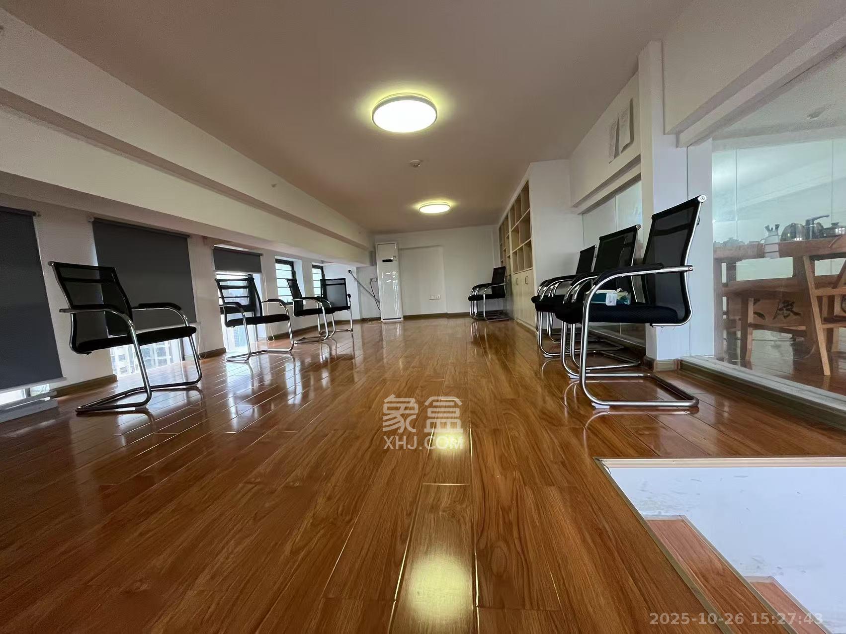 华润置地广场二期 2室2厅1卫 4700.0元/月 华润置地广场二期 2室2厅1卫 4700.0元/月室内图