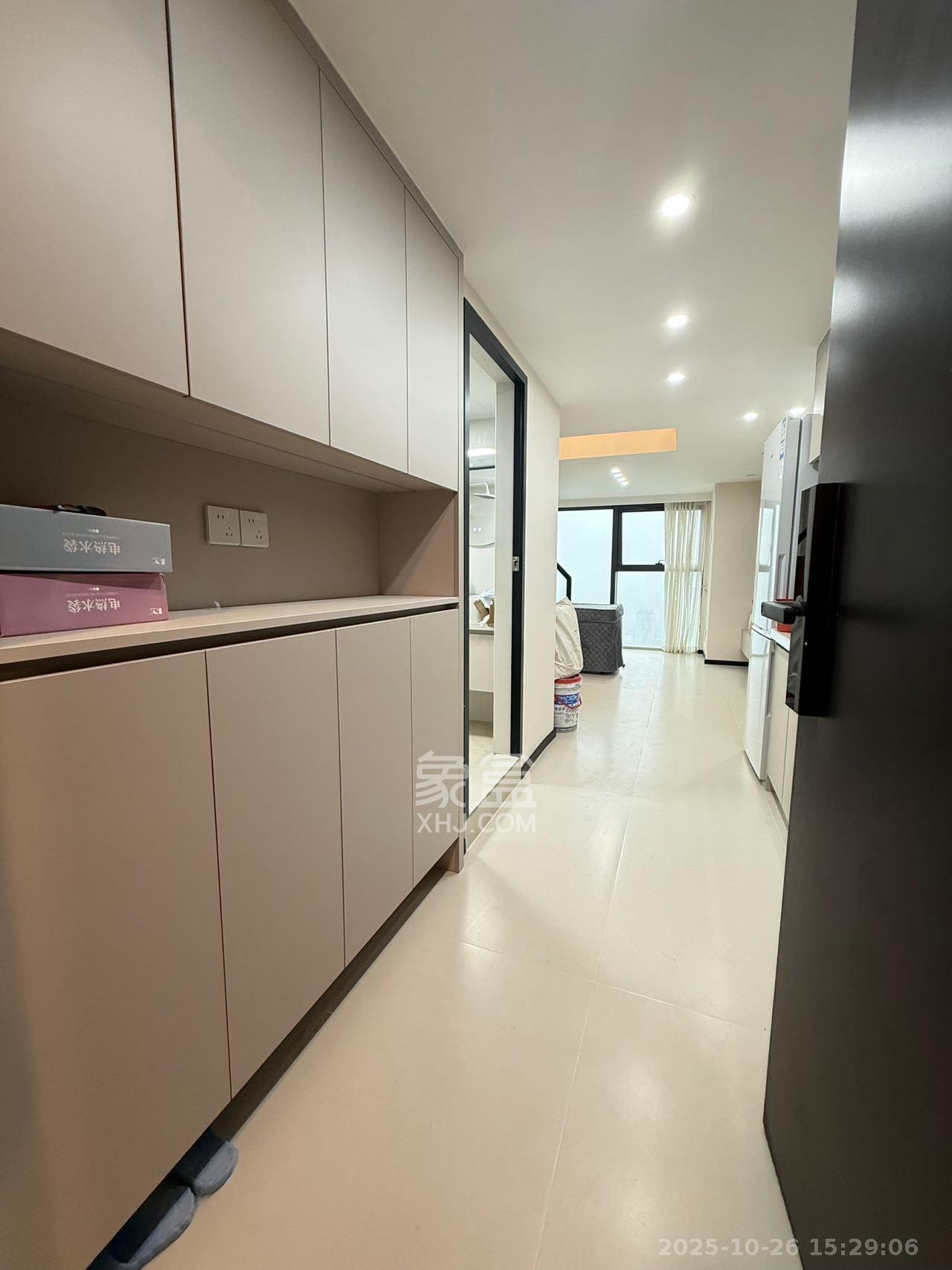 华润置地中心  2室1厅1卫    3200.0元/月室内图