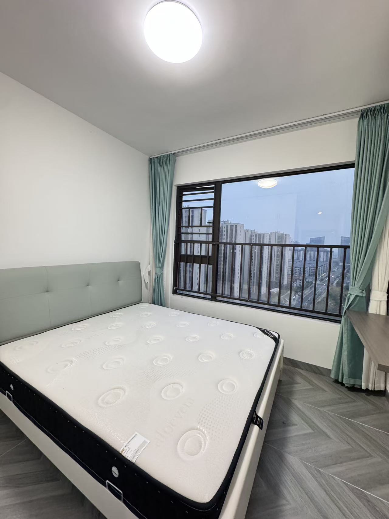 中泰天境 1室0厅0卫 80.0万 中泰天境 1室0厅0卫 80.0万客厅