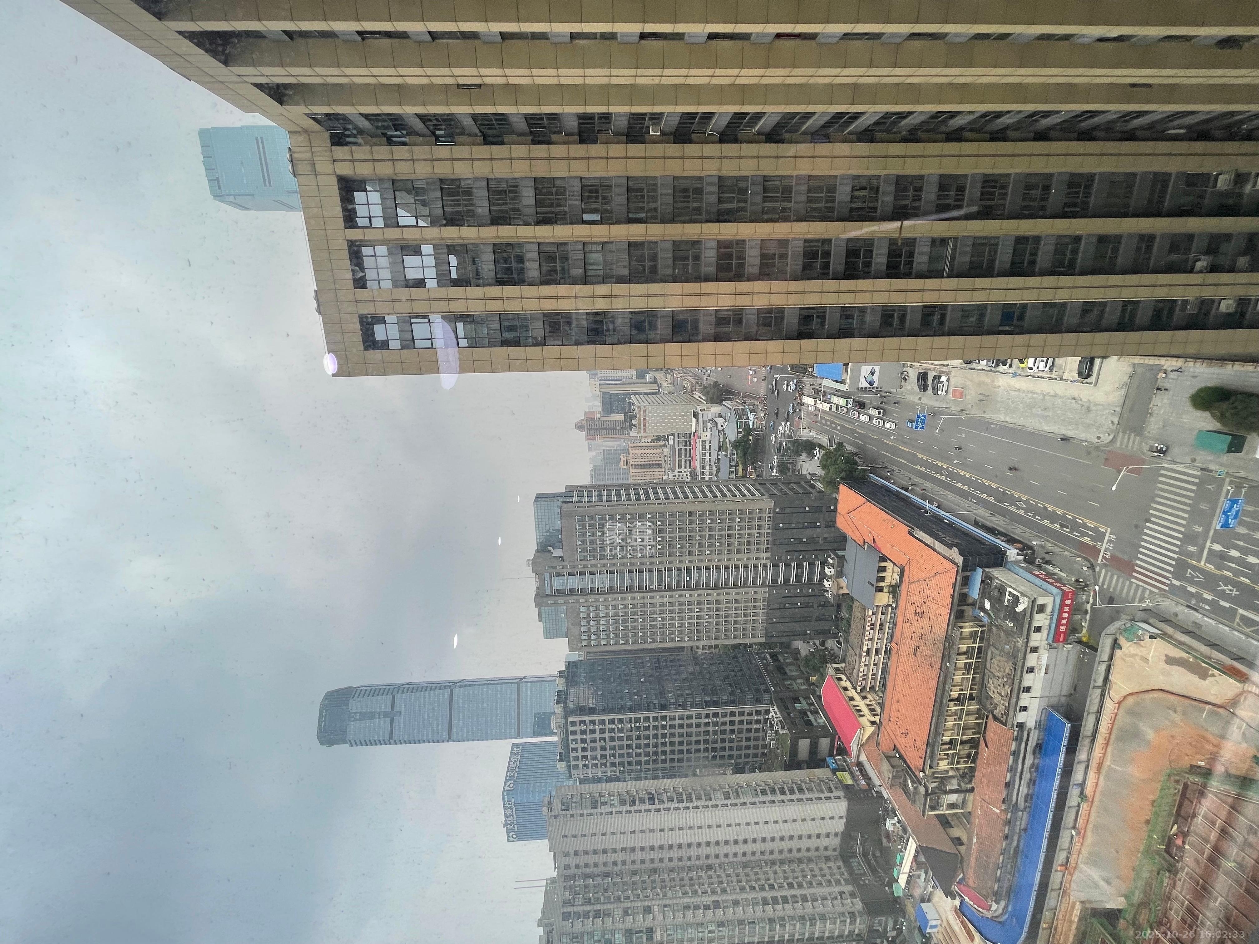 五一钻界  1室1厅1卫    2200.0元/月室内图