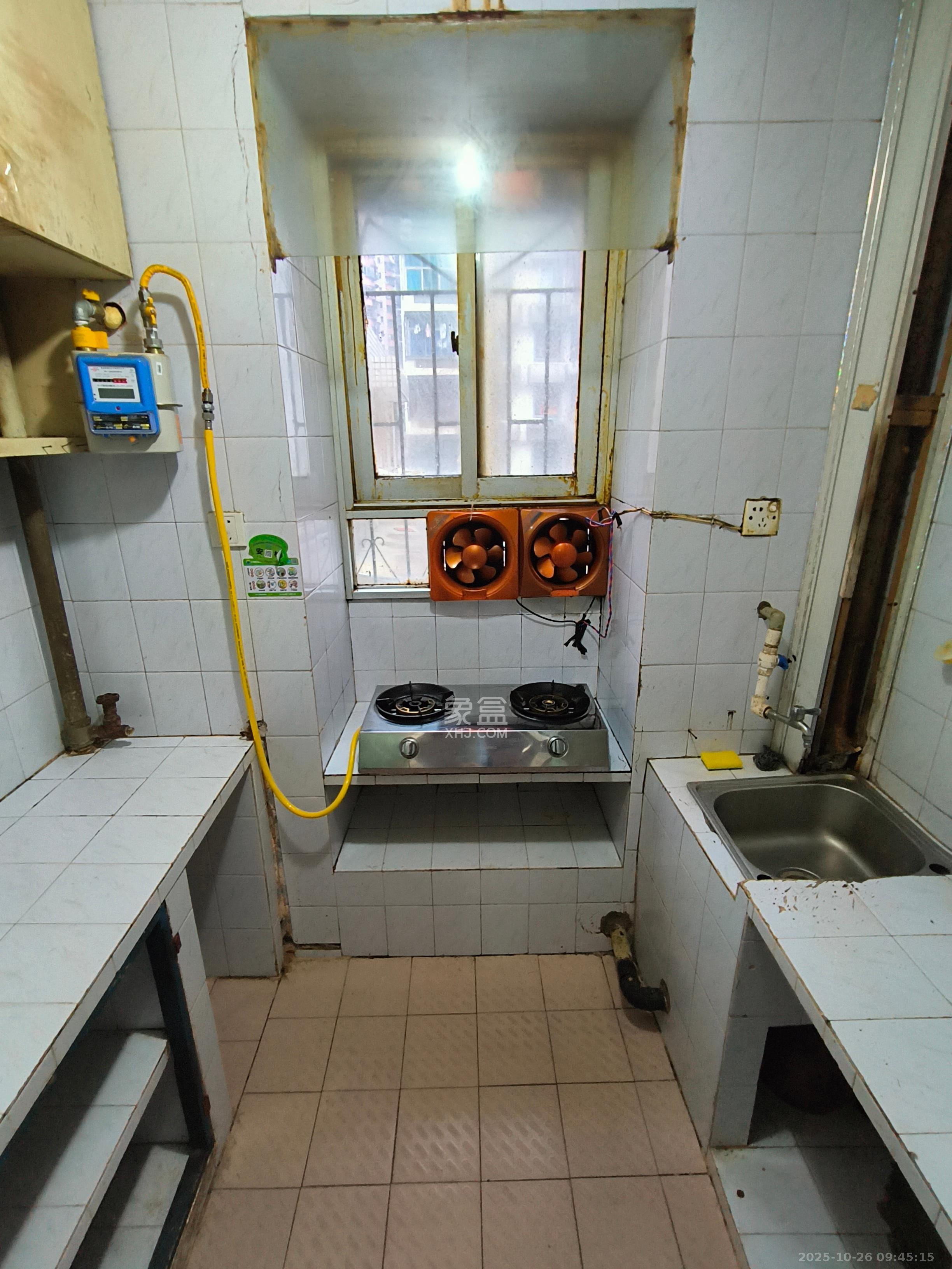 东广济桥社区  3室1厅1卫    2000.0元/月 东广济桥社区  3室1厅1卫    2000.0元/月室内图