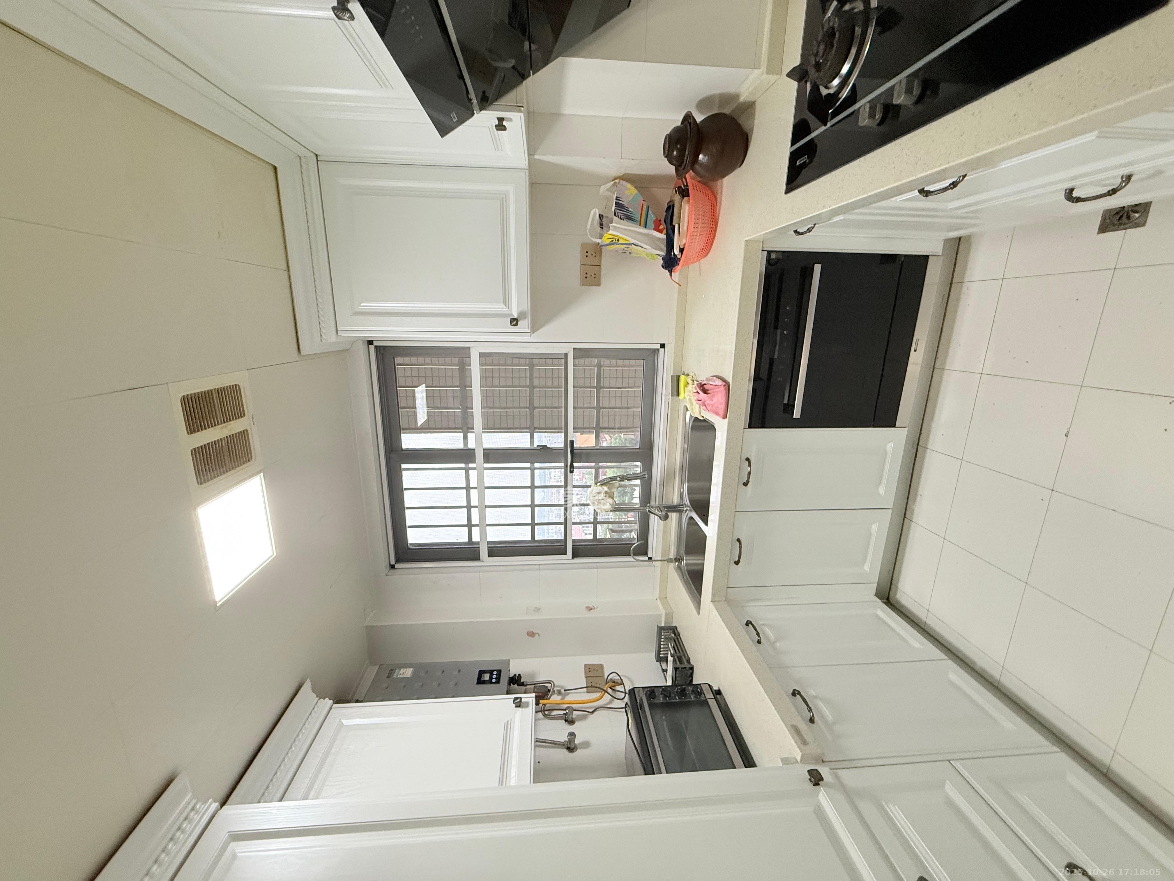 月湖兰庭 1室2厅1卫 2500.0元/月 月湖兰庭 1室2厅1卫 2500.0元/月室内图