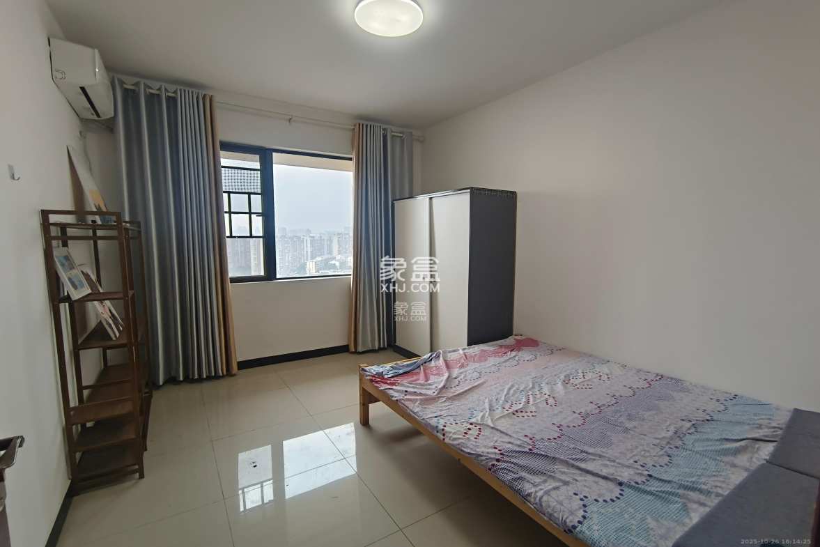 兴旺双铁城 3室2厅2卫 2400.0元/月 兴旺双铁城 3室2厅2卫 2400.0元/月室内图