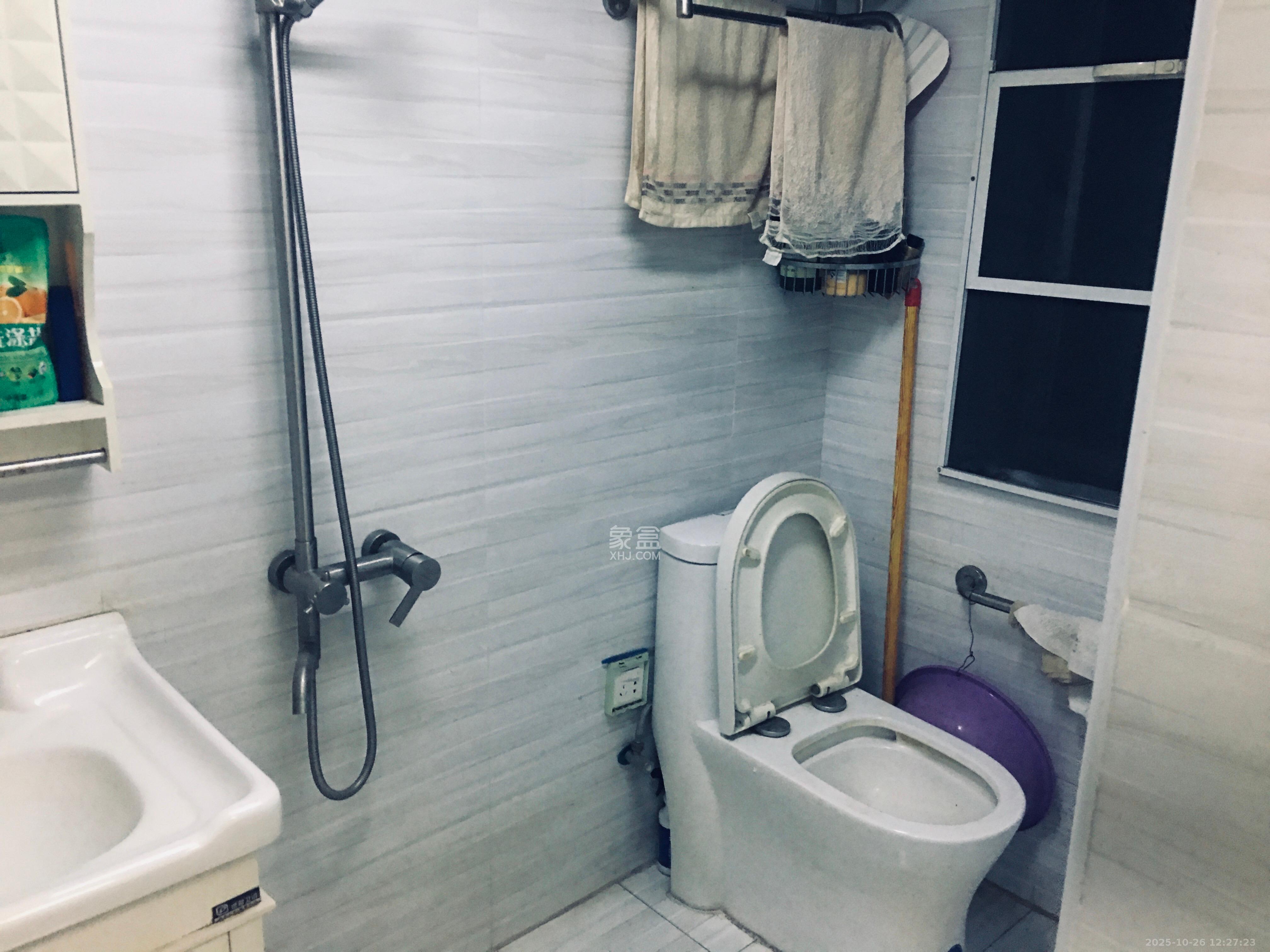 荷花园交通执法局宿舍  2室2厅1卫    2300.0元/月室内图