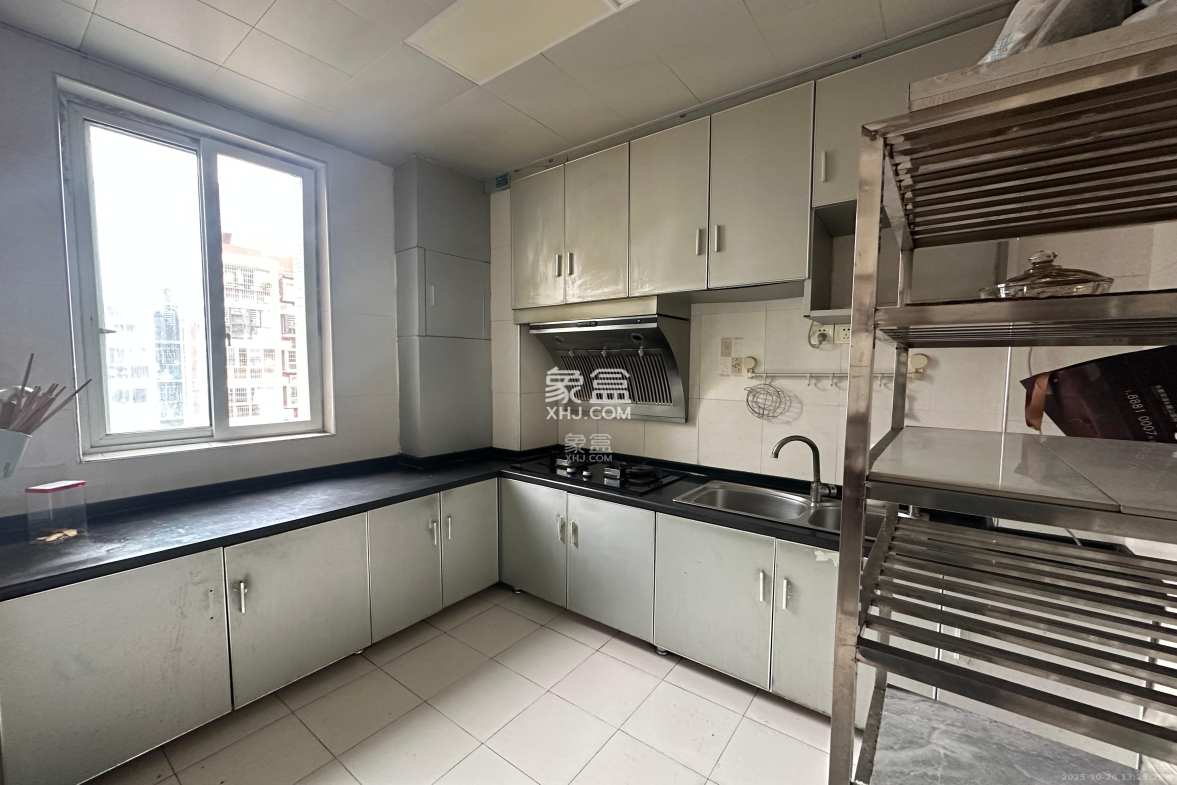 彩都公寓  3室2厅1卫    2200.0元/月 彩都公寓  3室2厅1卫    2200.0元/月室内图