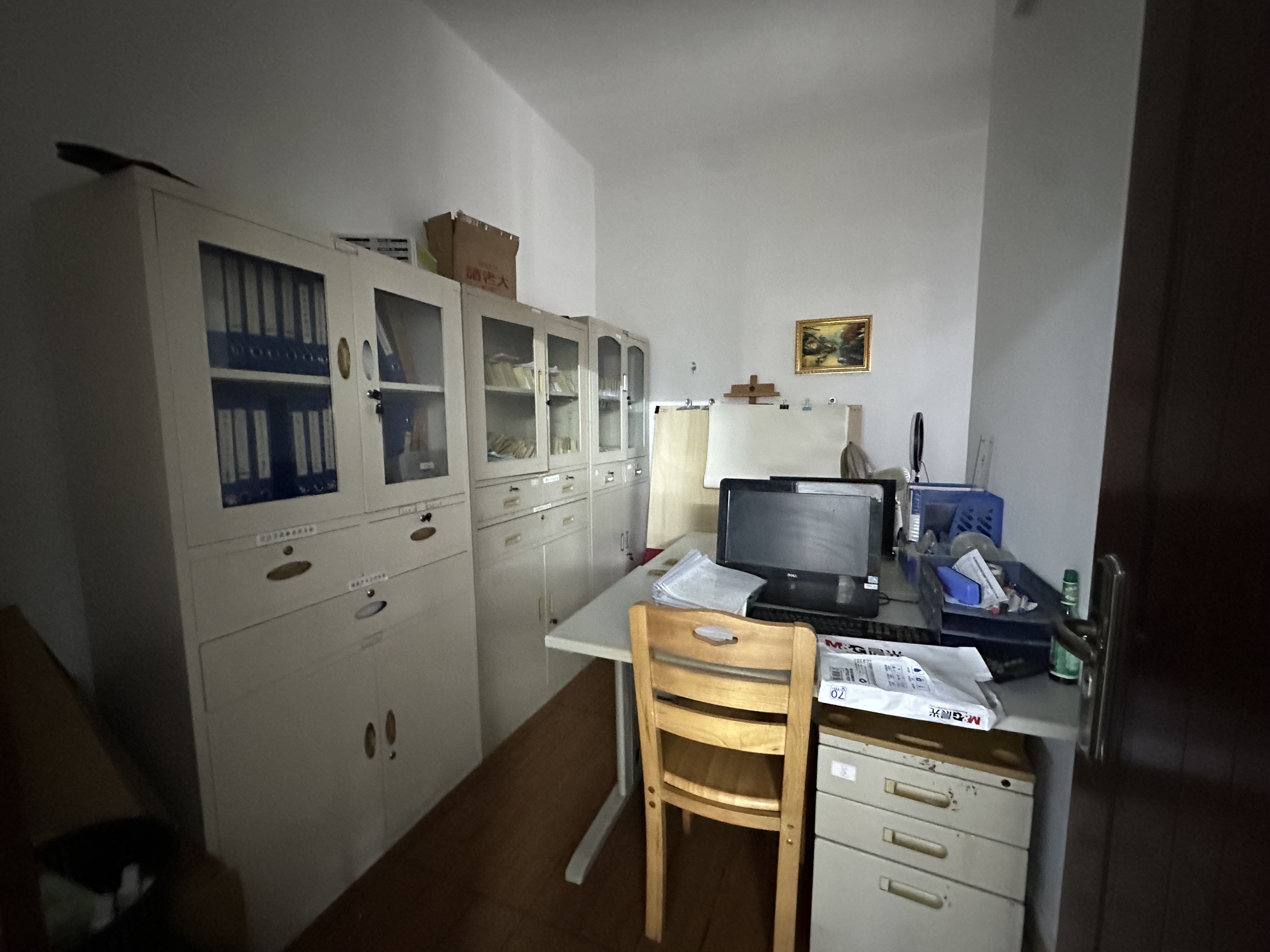 金银广场  3室2厅2卫    150.0万客厅