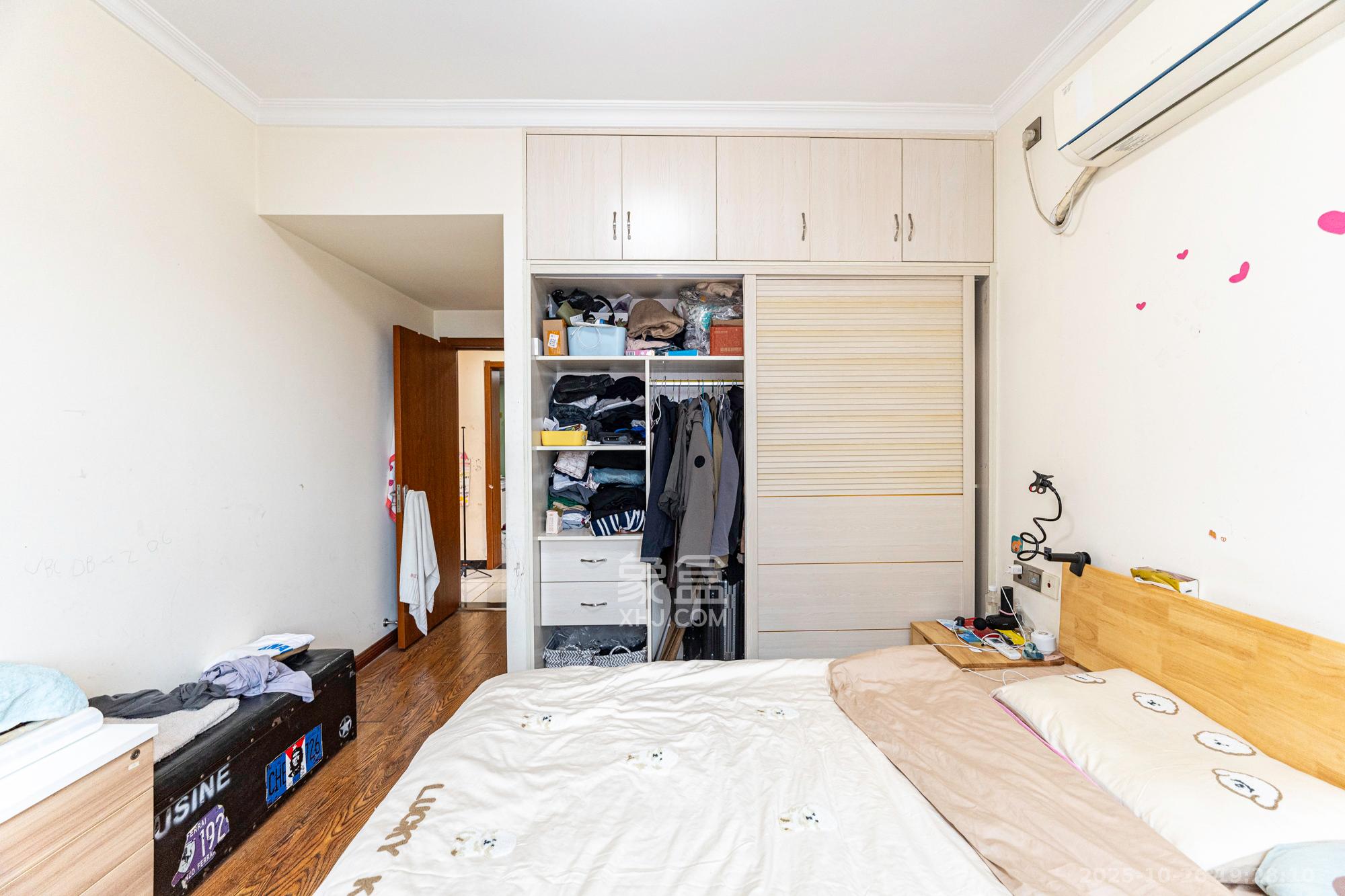 辉宏橄榄城  3室2厅1卫    61.0万卧室