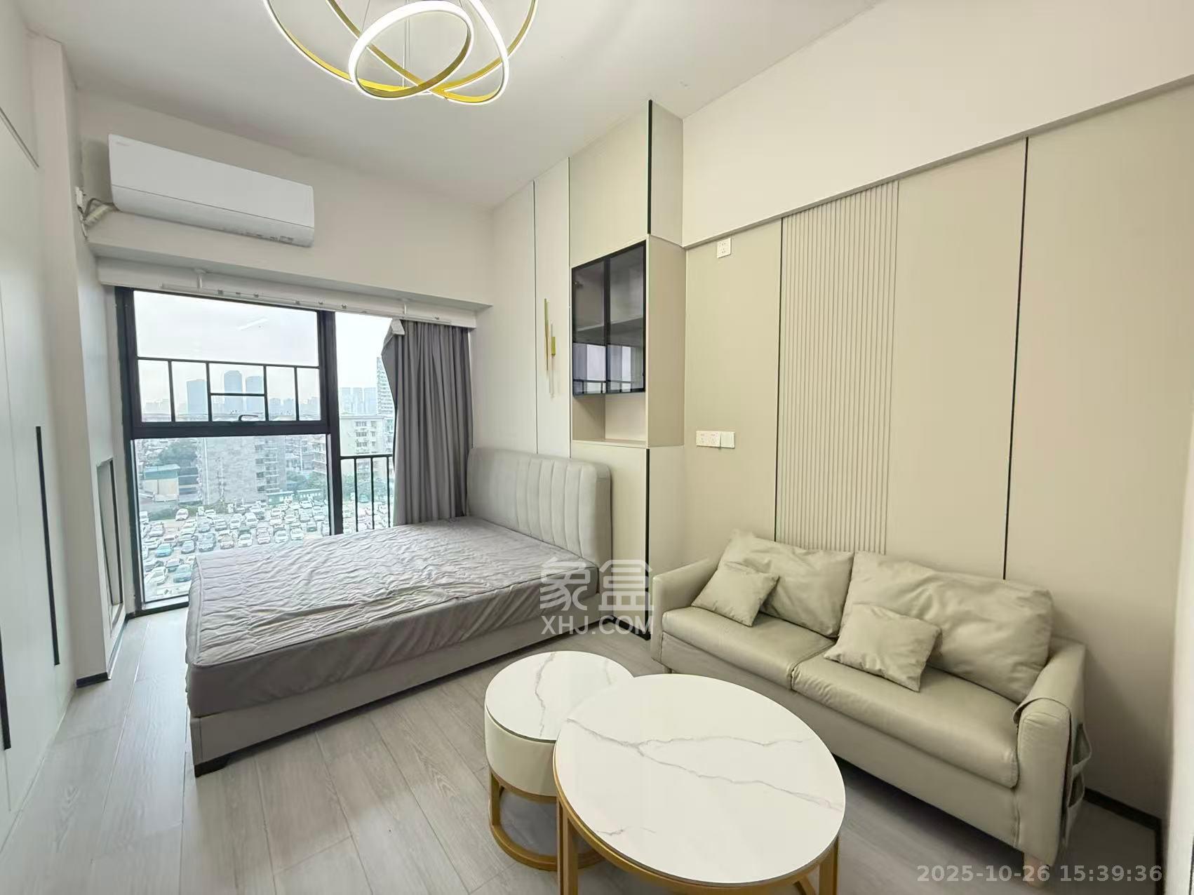 华润置地中心  1室1厅1卫    2000.0元/月 华润置地中心  1室1厅1卫    2000.0元/月