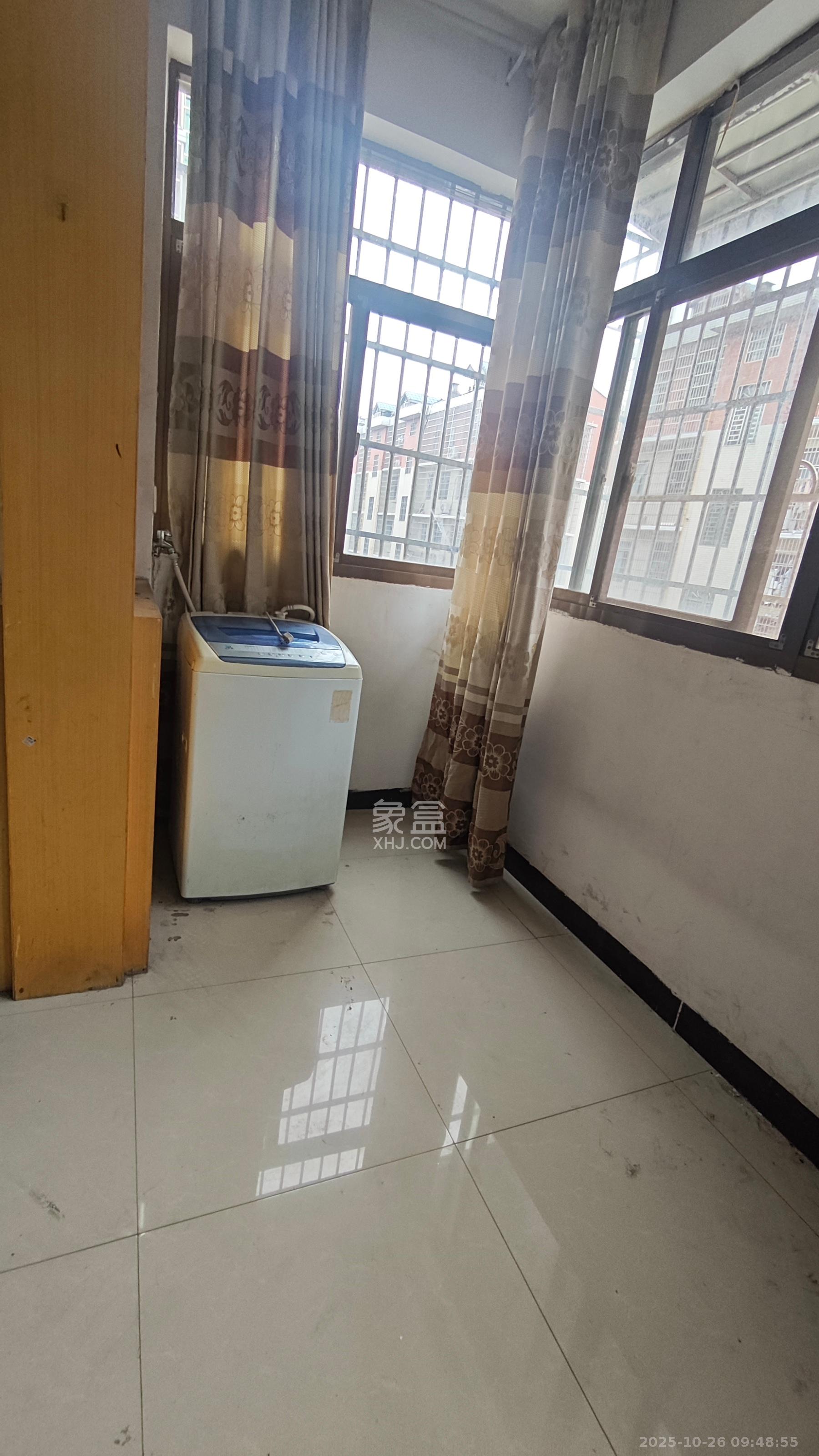 月湖安置小区（马栏山小区）  3室2厅1卫    1600.0元/月室内图