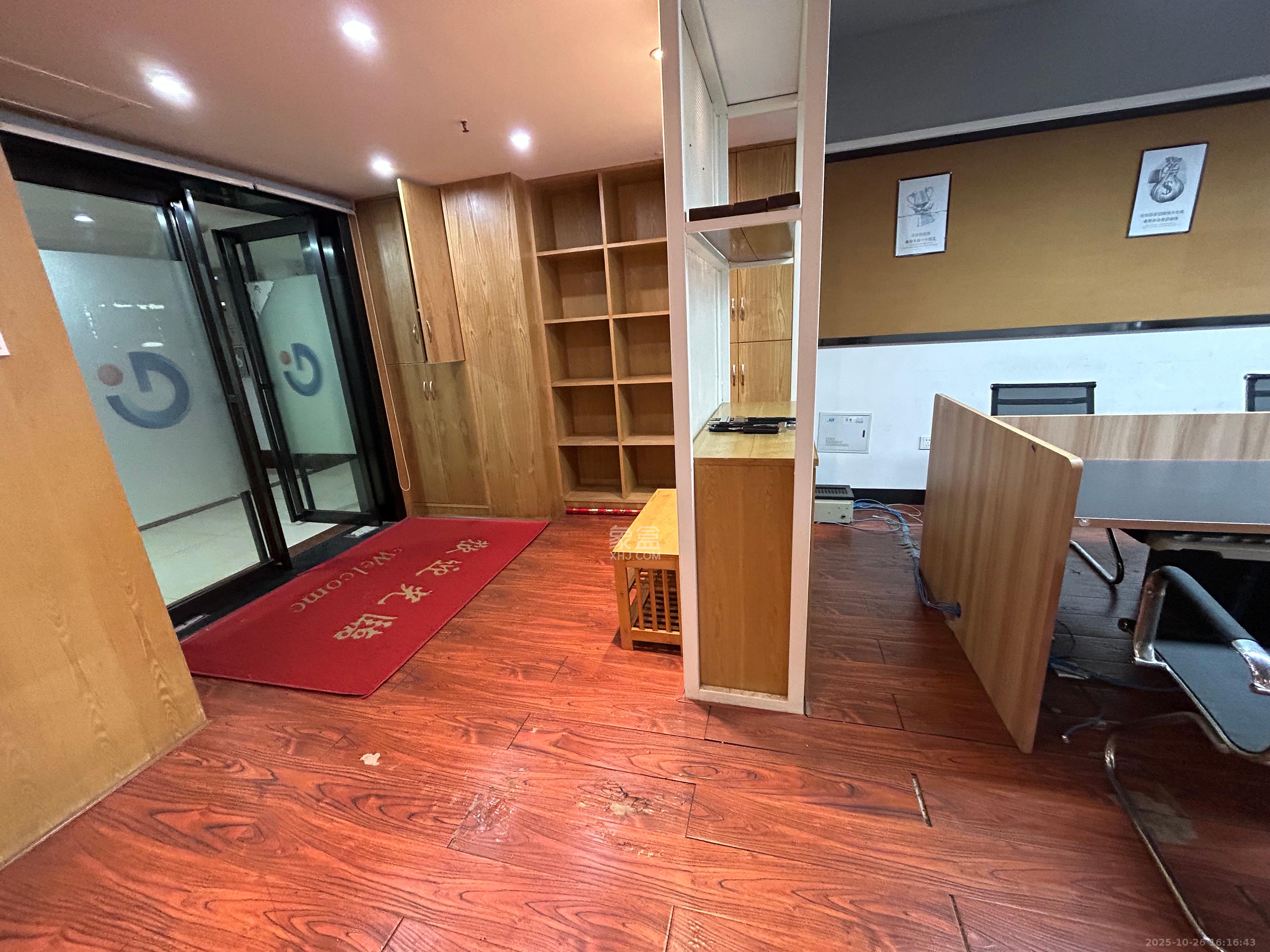 钰龙天下二期(钰龙佳园)  1室1厅1卫    4200.0元/月 钰龙天下二期(钰龙佳园)  1室1厅1卫    4200.0元/月室内图