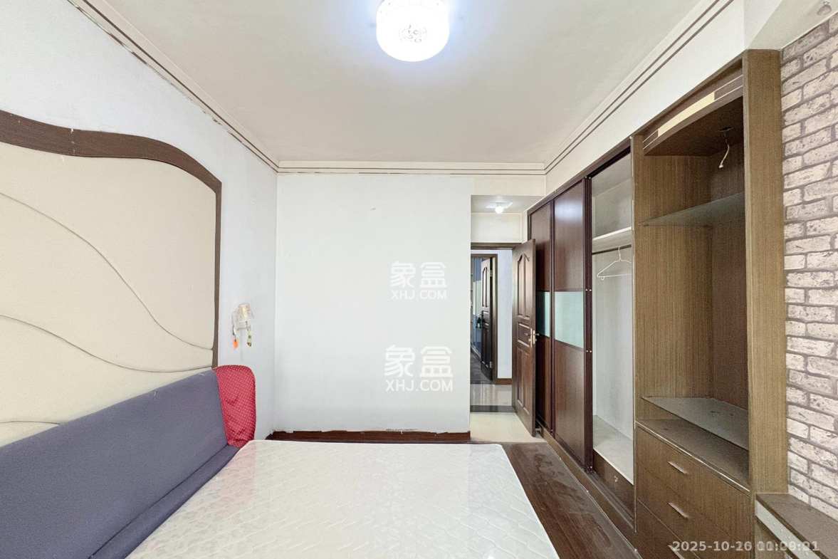 都市星光  4室2厅2卫    3500.0元/月 都市星光  4室2厅2卫    3500.0元/月室内图