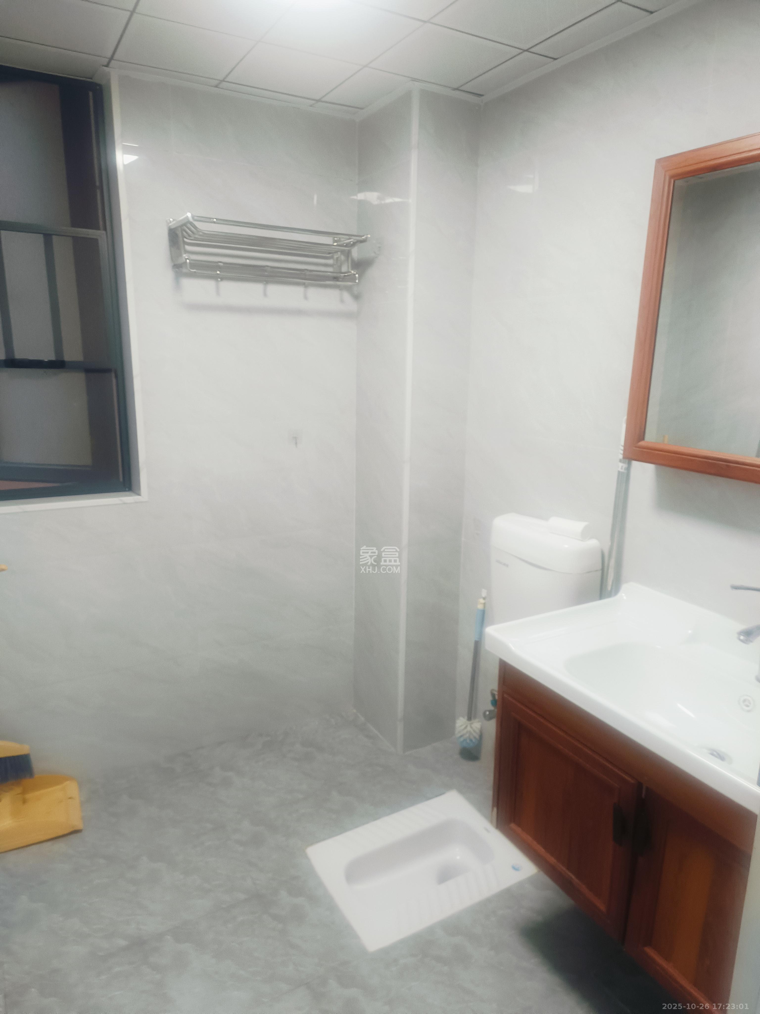 韭菜园嘉苑  3室2厅2卫    4000.0元/月室内图