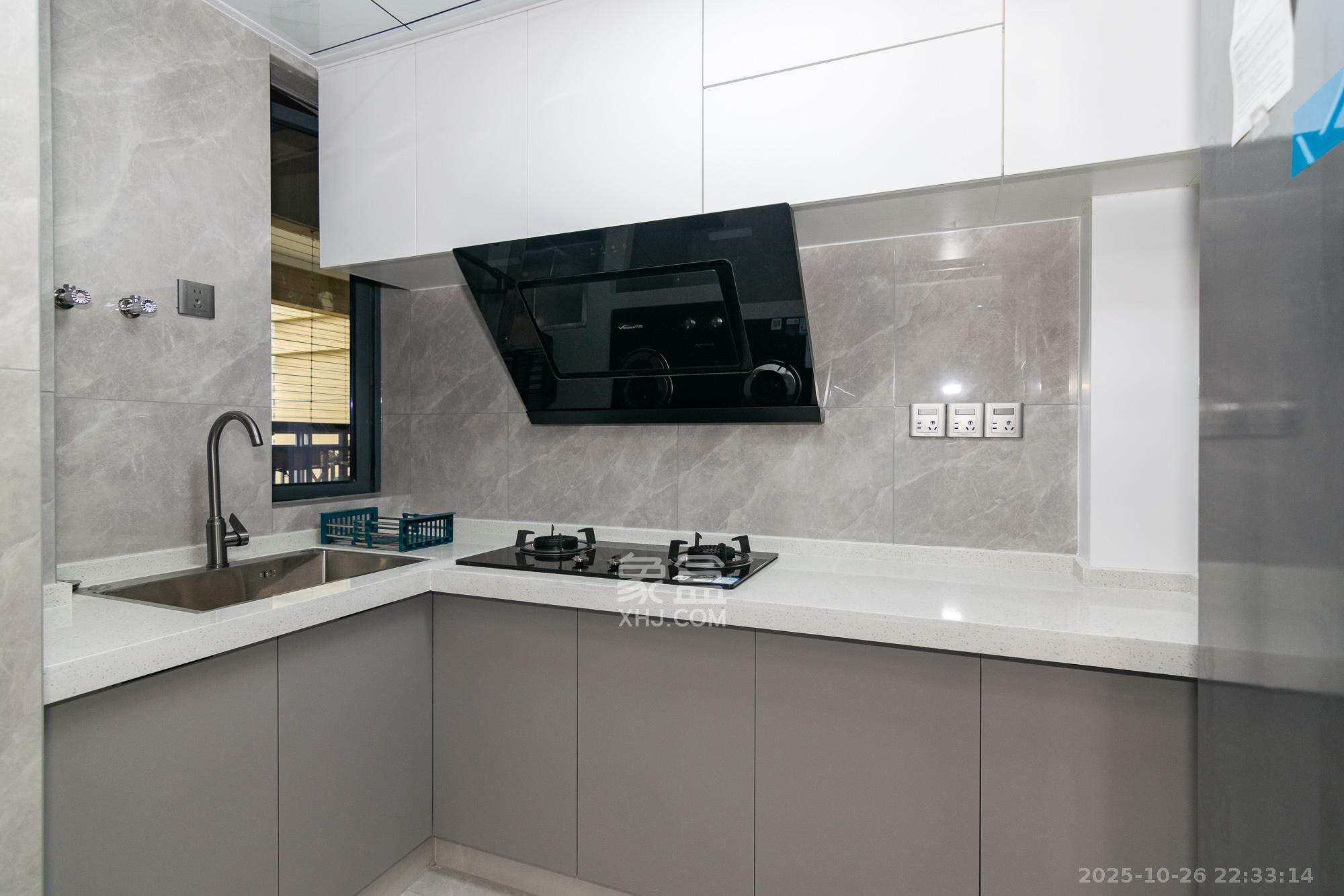 澳海月亮湾  3室2厅1卫    72.8万 澳海月亮湾  3室2厅1卫    72.8万厨房