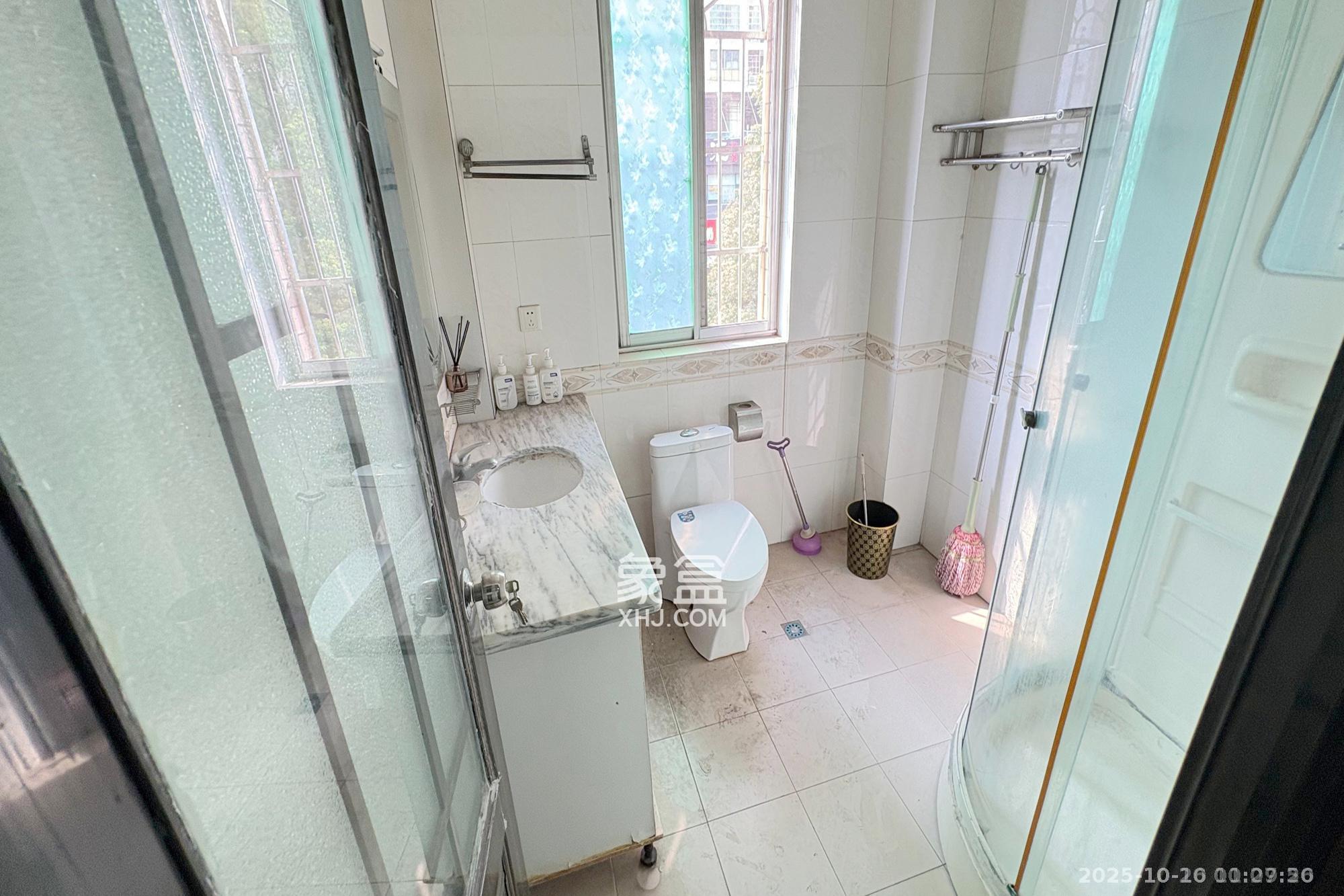 都市星光  4室2厅2卫    3500.0元/月室内图