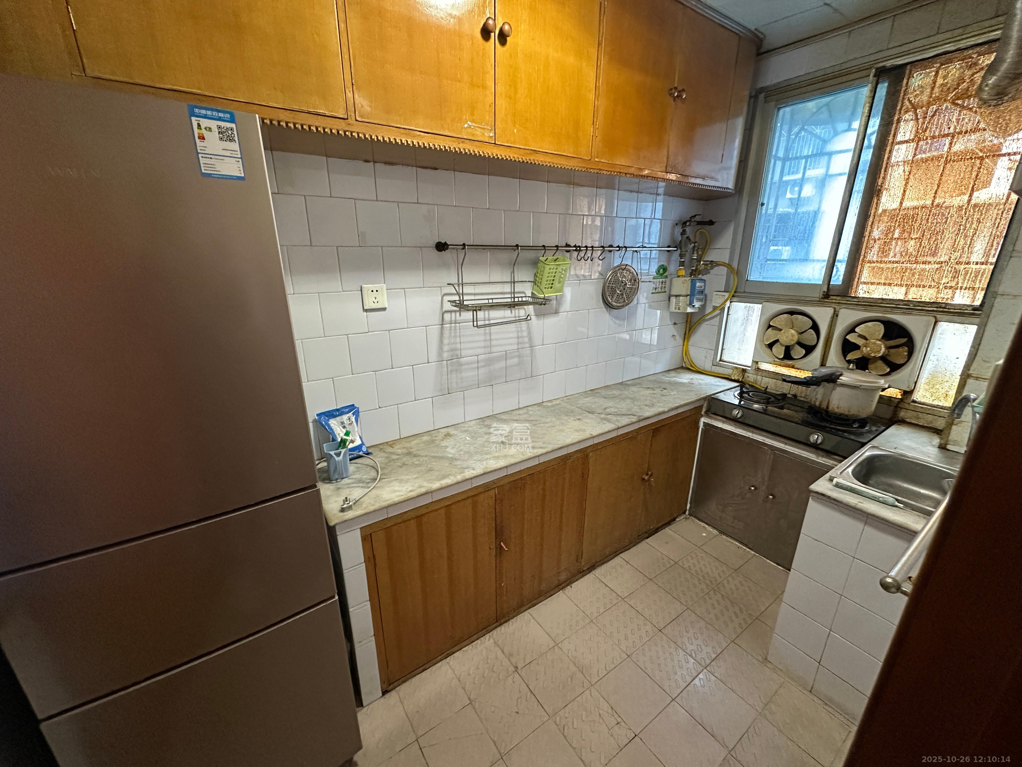 桔园小区1-8片 3室2厅2卫 1600.0元/月 桔园小区1-8片 3室2厅2卫 1600.0元/月室内图