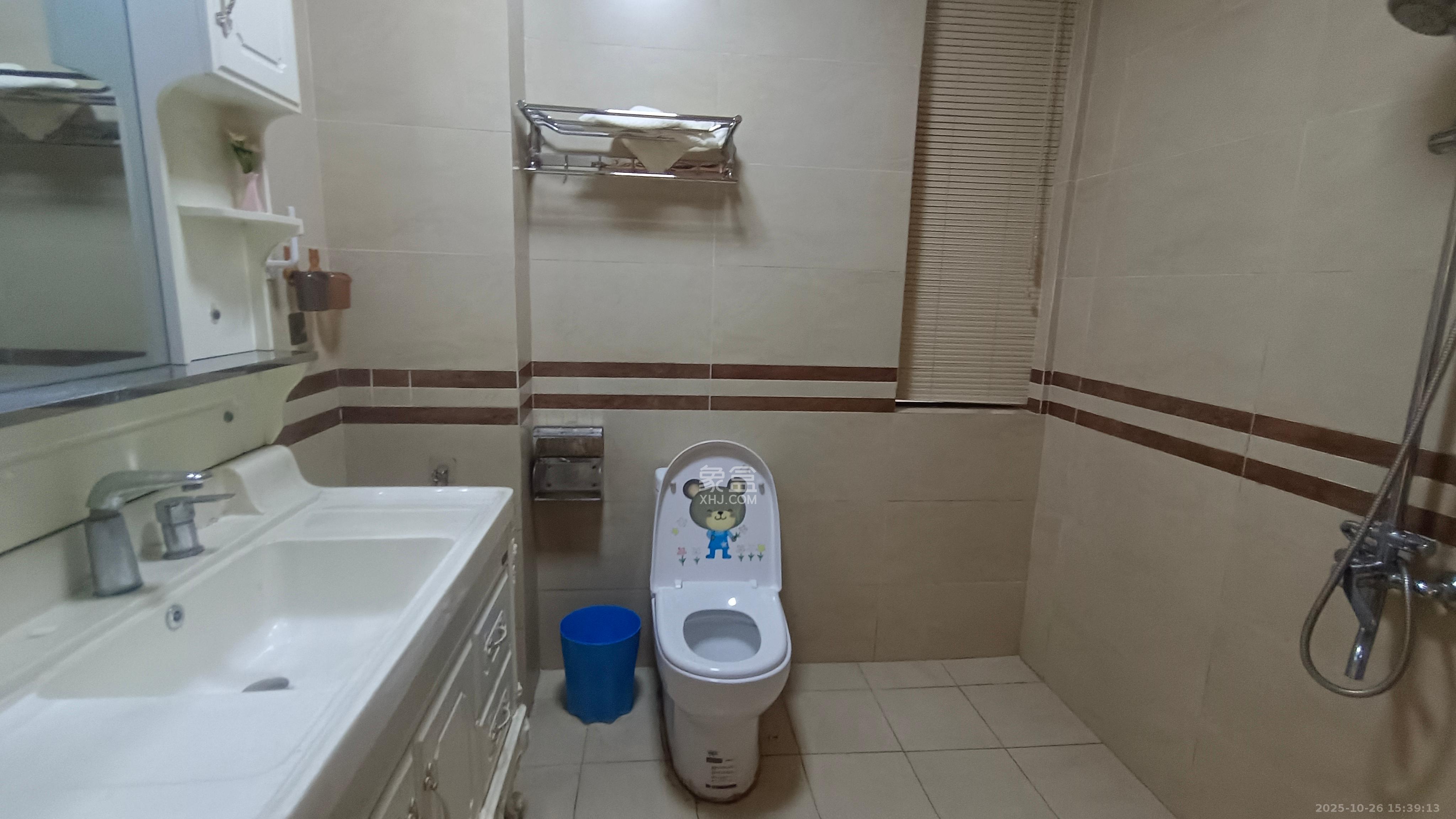 湘江世纪城贯江苑  3室2厅2卫    2500.0元/月 湘江世纪城贯江苑  3室2厅2卫    2500.0元/月室内图