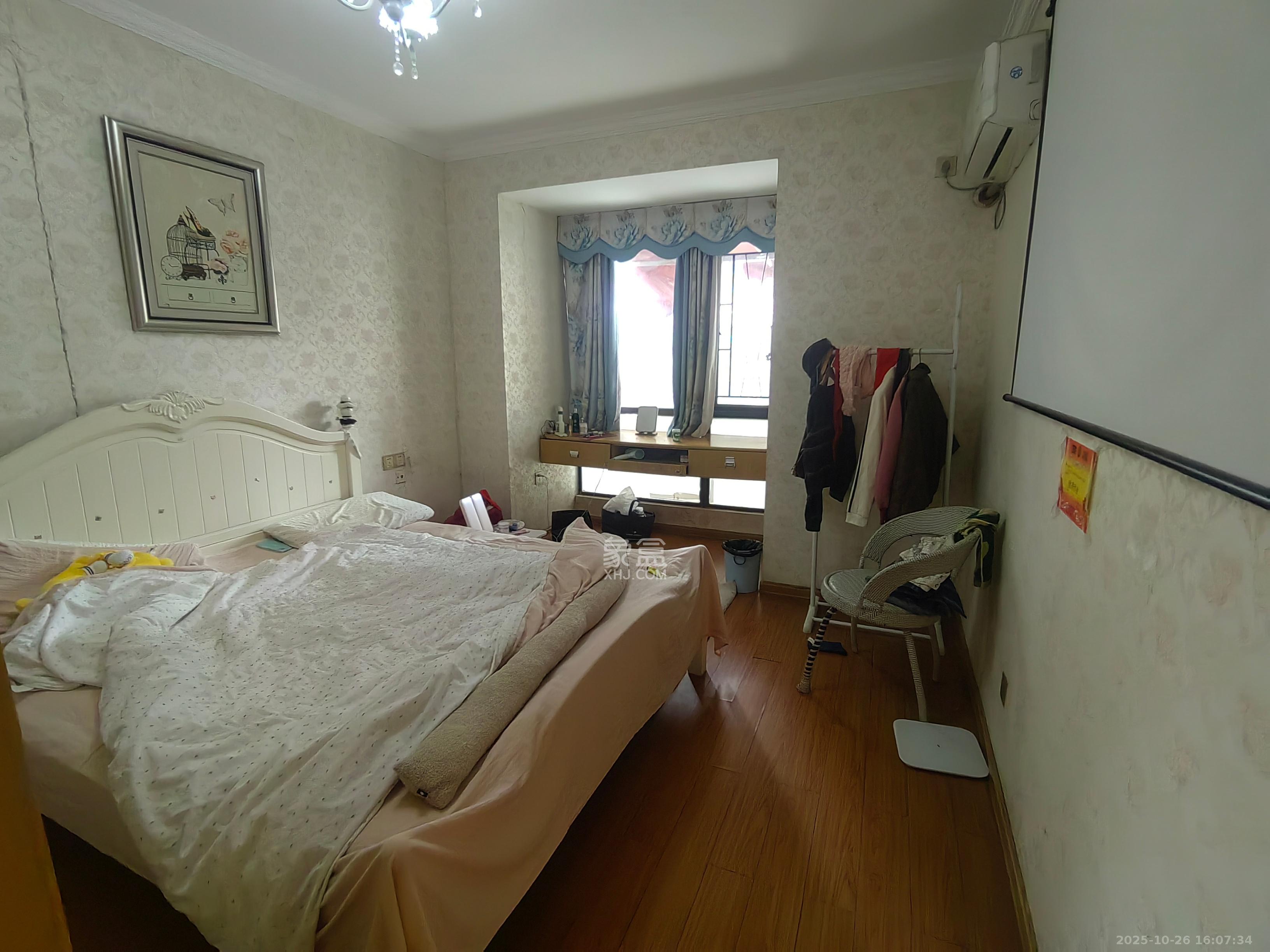 旭辉华庭  3室2厅2卫    2300.0元/月 旭辉华庭  3室2厅2卫    2300.0元/月室内图