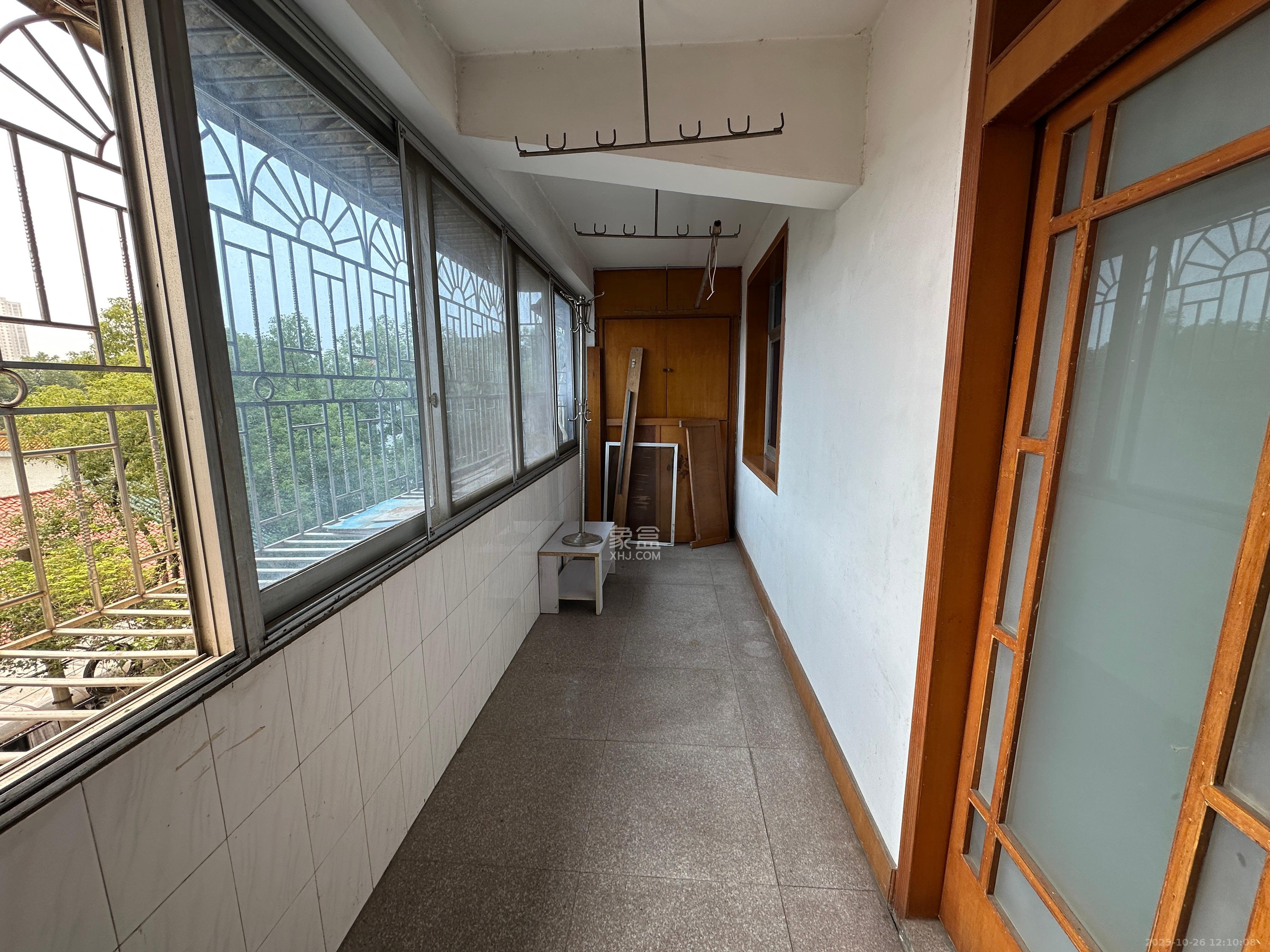 桔园小区1-8片 3室2厅2卫 1600.0元/月 桔园小区1-8片 3室2厅2卫 1600.0元/月室内图