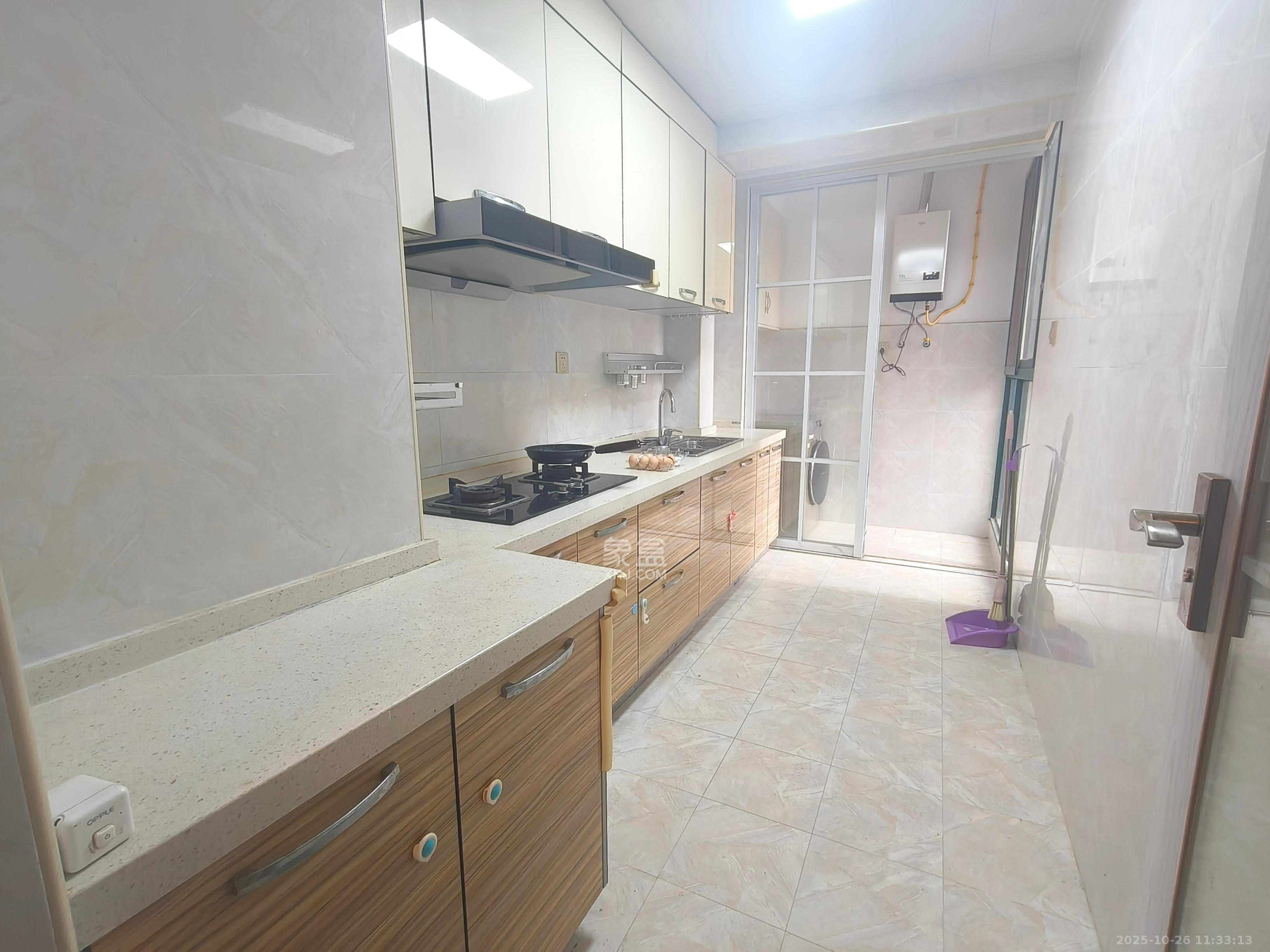 德茂公寓  2室1厅1卫    2400.0元/月 德茂公寓  2室1厅1卫    2400.0元/月室内图