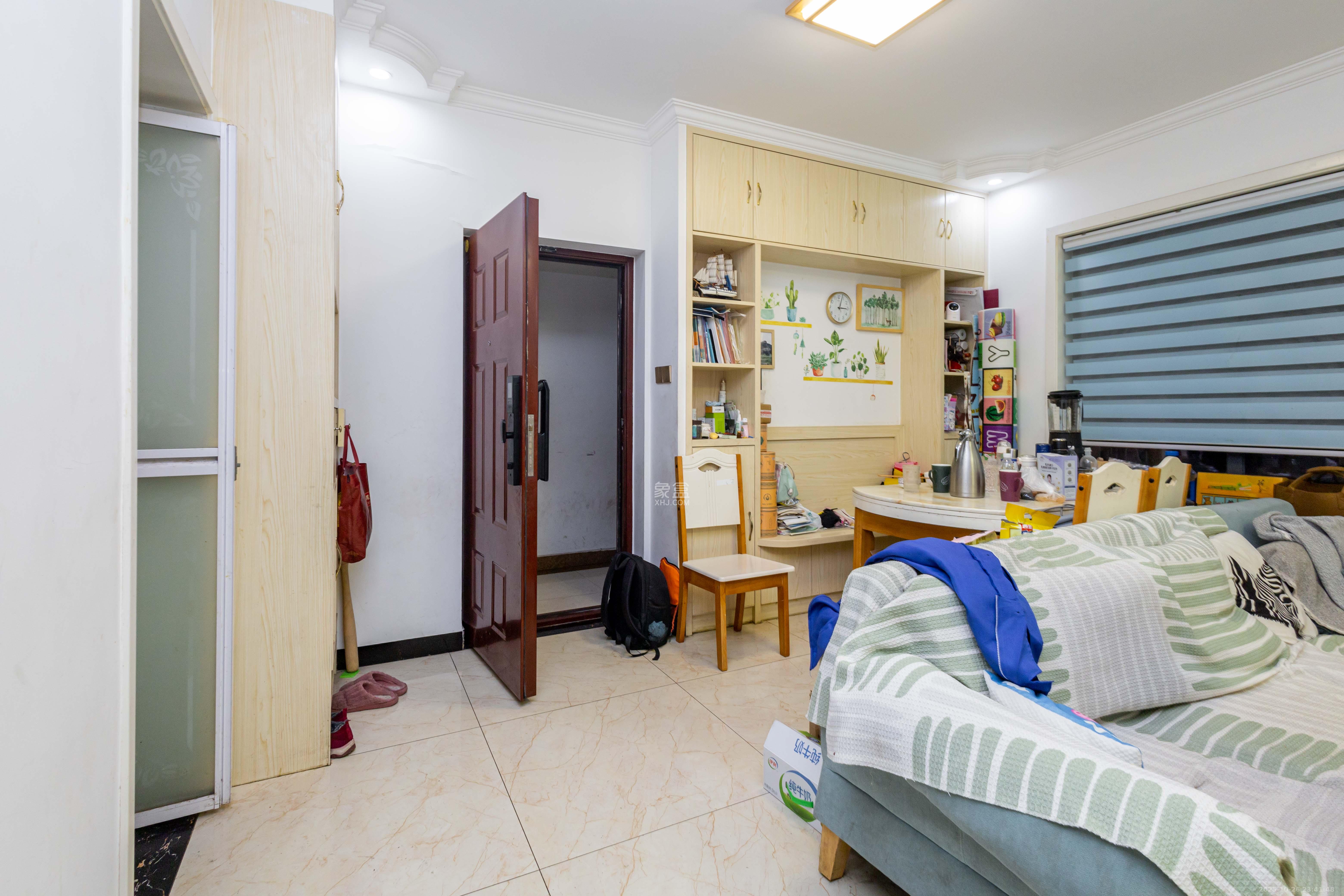 中国铁建国际城二期 3室2厅1卫 54.8万 中国铁建国际城二期 3室2厅1卫 54.8万客厅