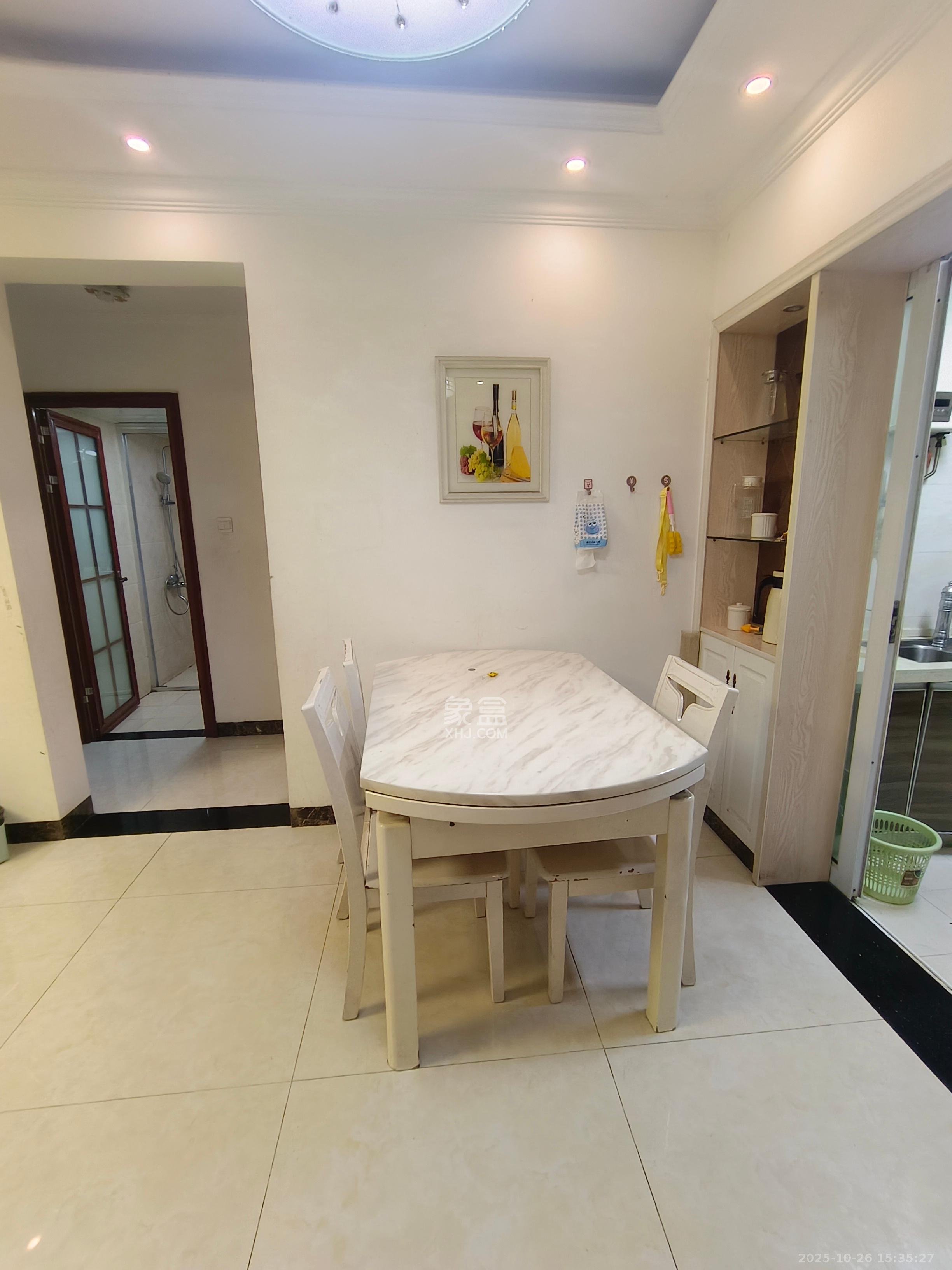 中国铁建国际城二期  3室2厅1卫    1700.0元/月 中国铁建国际城二期  3室2厅1卫    1700.0元/月室内图