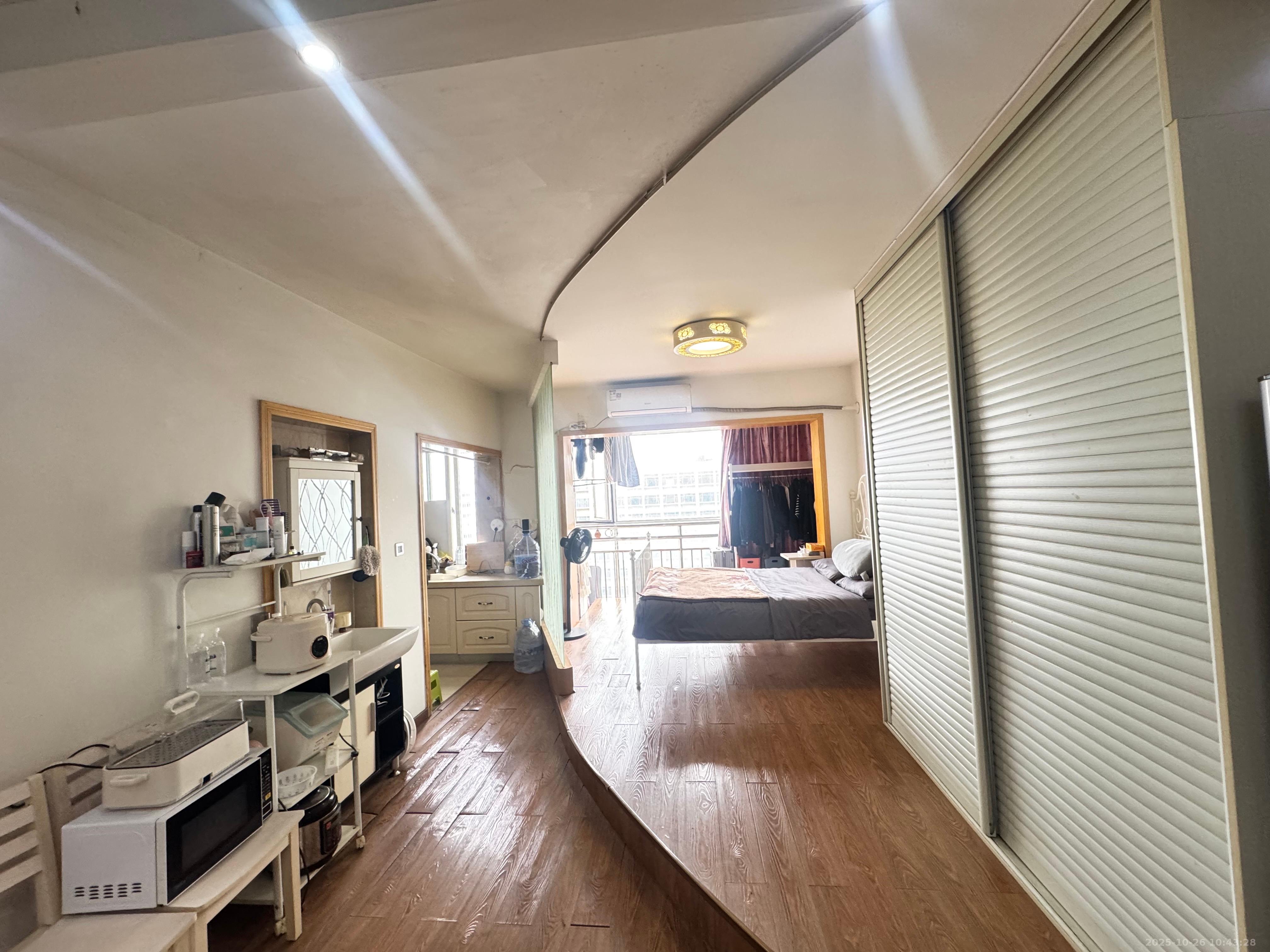 新芙蓉之都  1室1厅1卫    1500.0元/月室内图