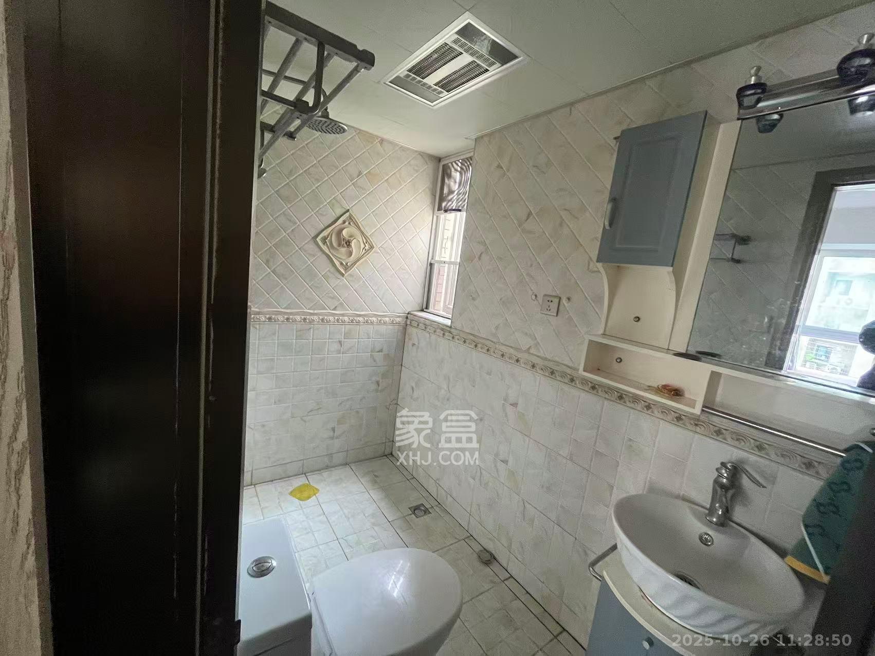 清政园(青政家园)  3室2厅2卫    2700.0元/月 清政园(青政家园)  3室2厅2卫    2700.0元/月室内图