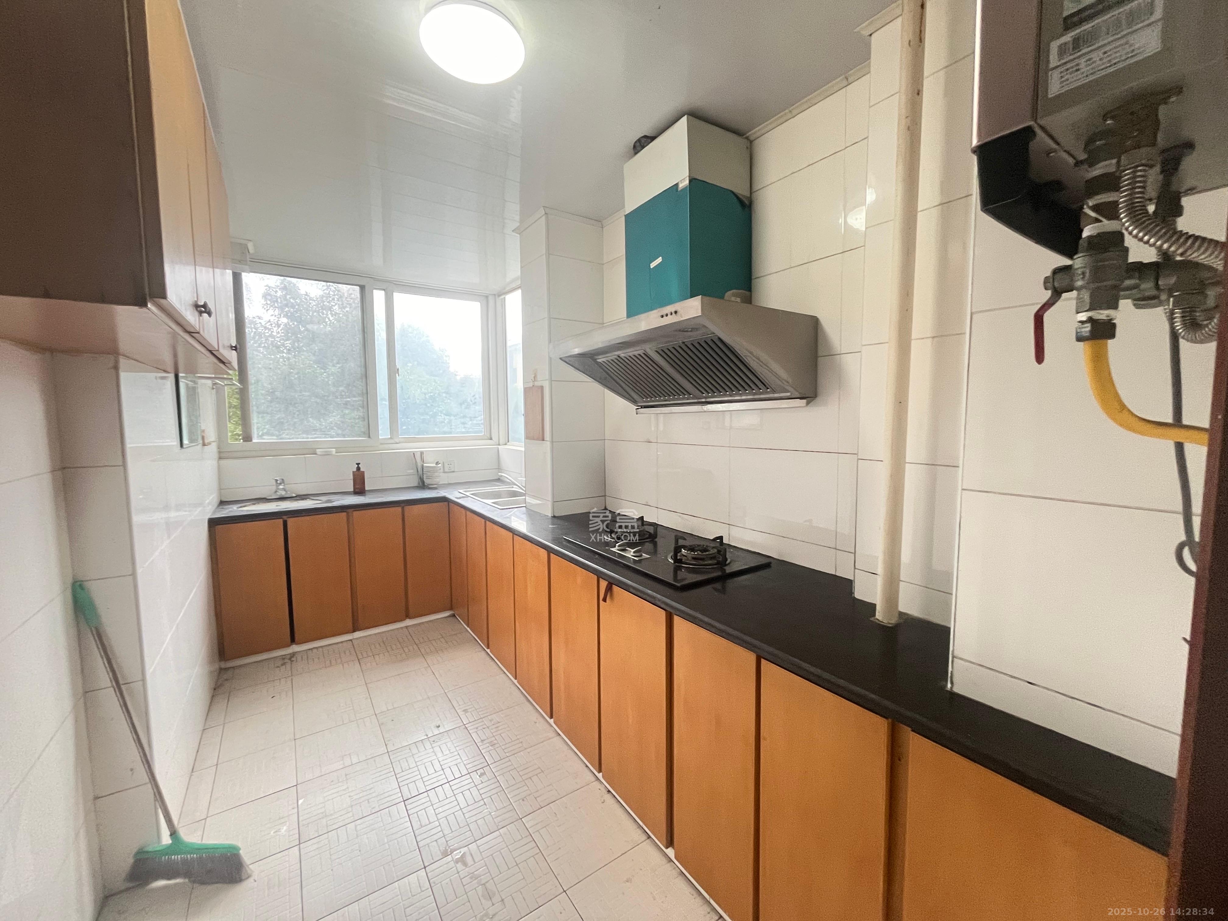 龙王港社区 2室1厅1卫 2100.0元/月 龙王港社区 2室1厅1卫 2100.0元/月室内图