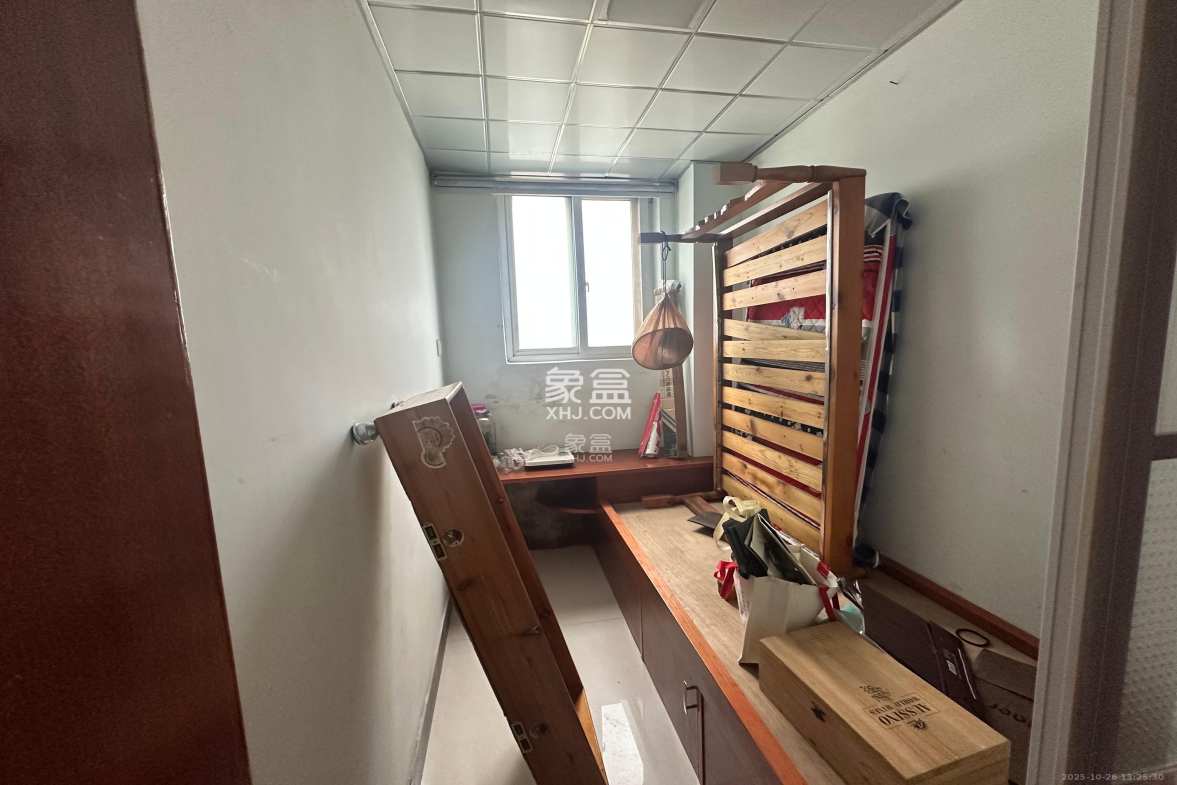 彩都公寓  3室2厅1卫    2200.0元/月 彩都公寓  3室2厅1卫    2200.0元/月室内图