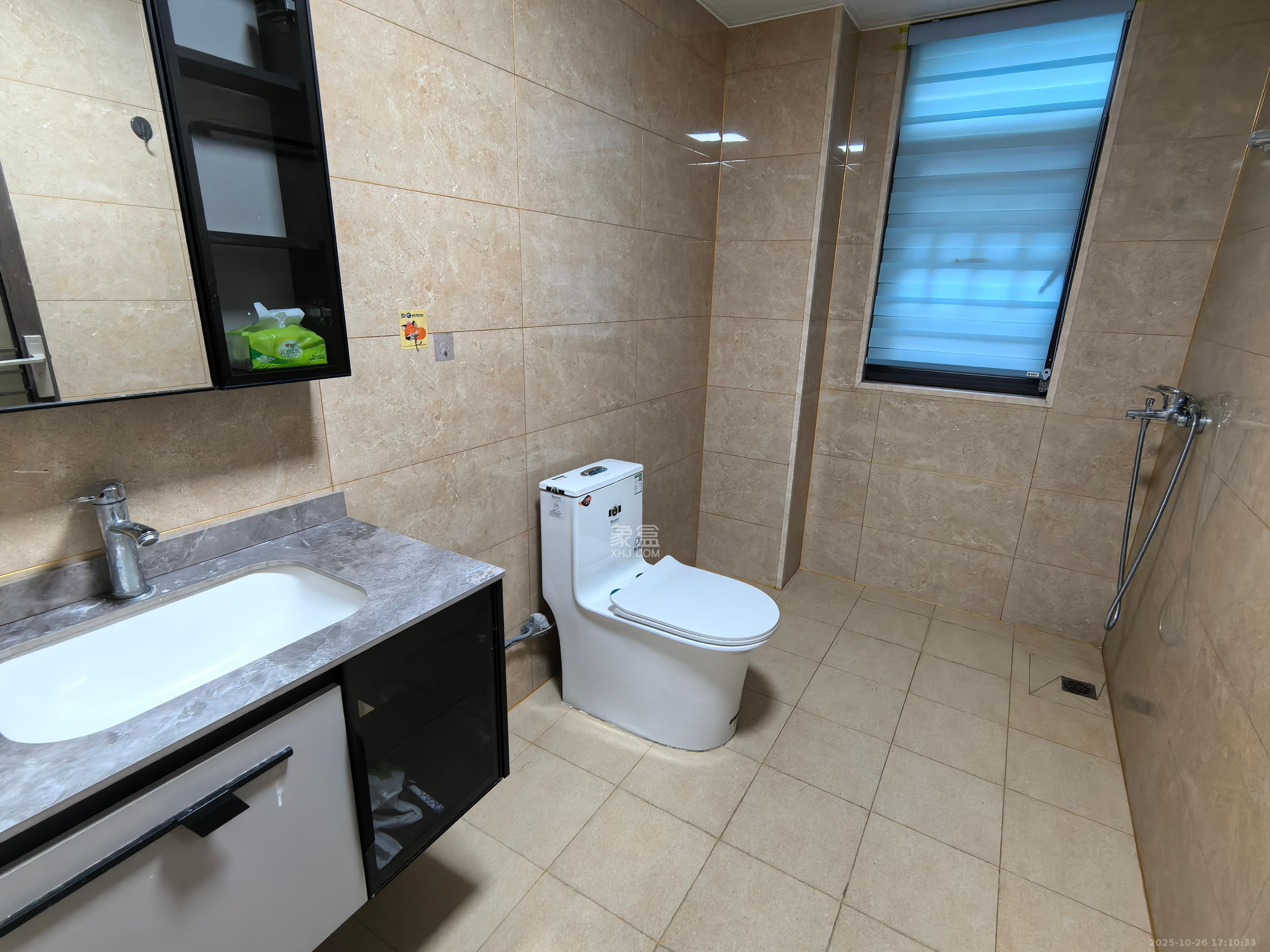 奥克斯缔壹城  4室2厅2卫    3000.0元/月室内图