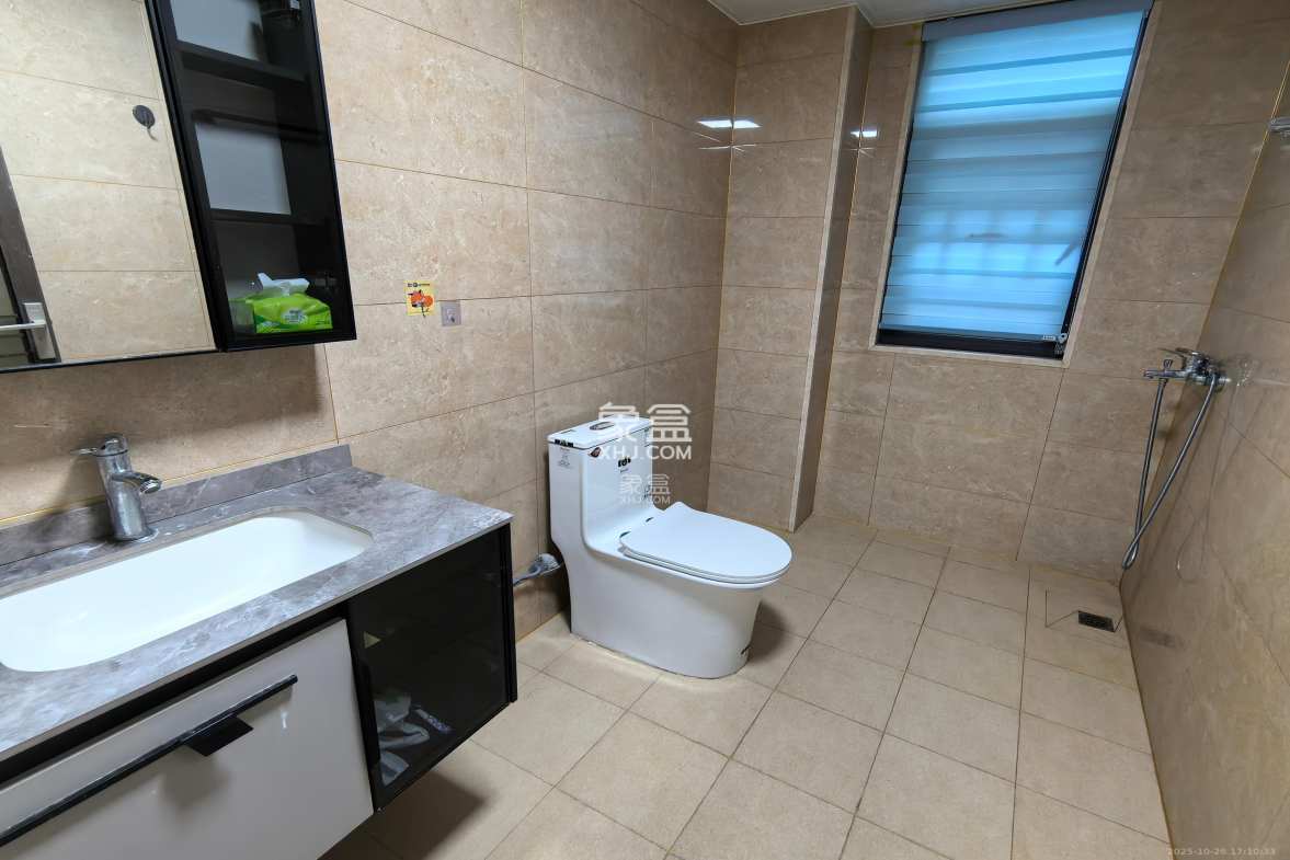 奥克斯缔壹城 4室2厅2卫 3000.0元/月 奥克斯缔壹城 4室2厅2卫 3000.0元/月室内图