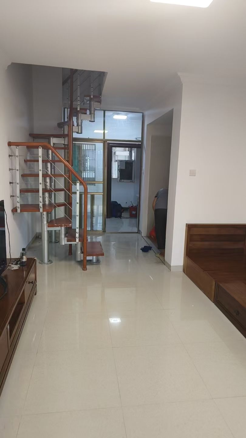 华林广场  2室1厅1卫    2200.0元/月室内图