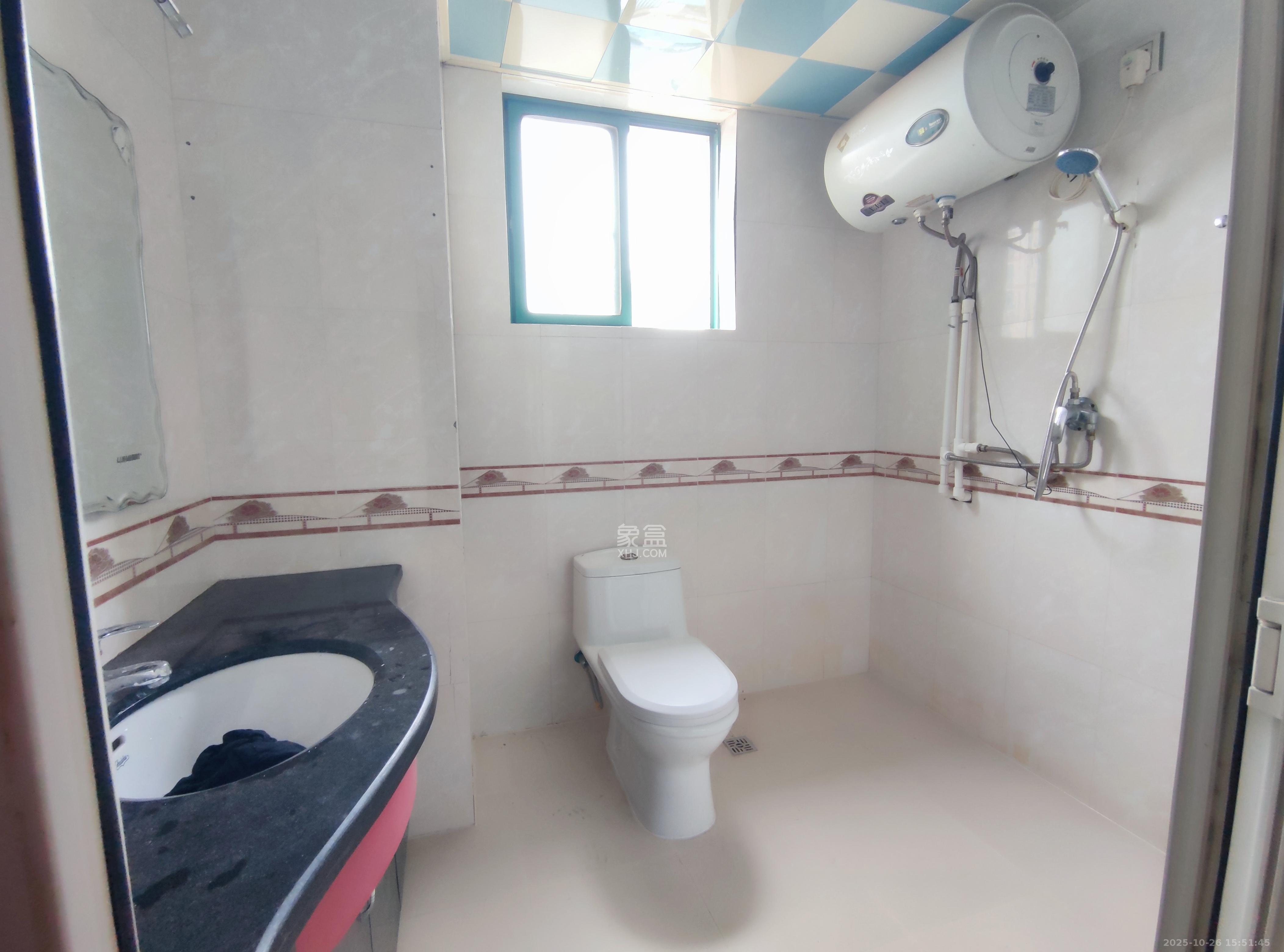 明城公寓  4室2厅2卫    2700.0元/月室内图