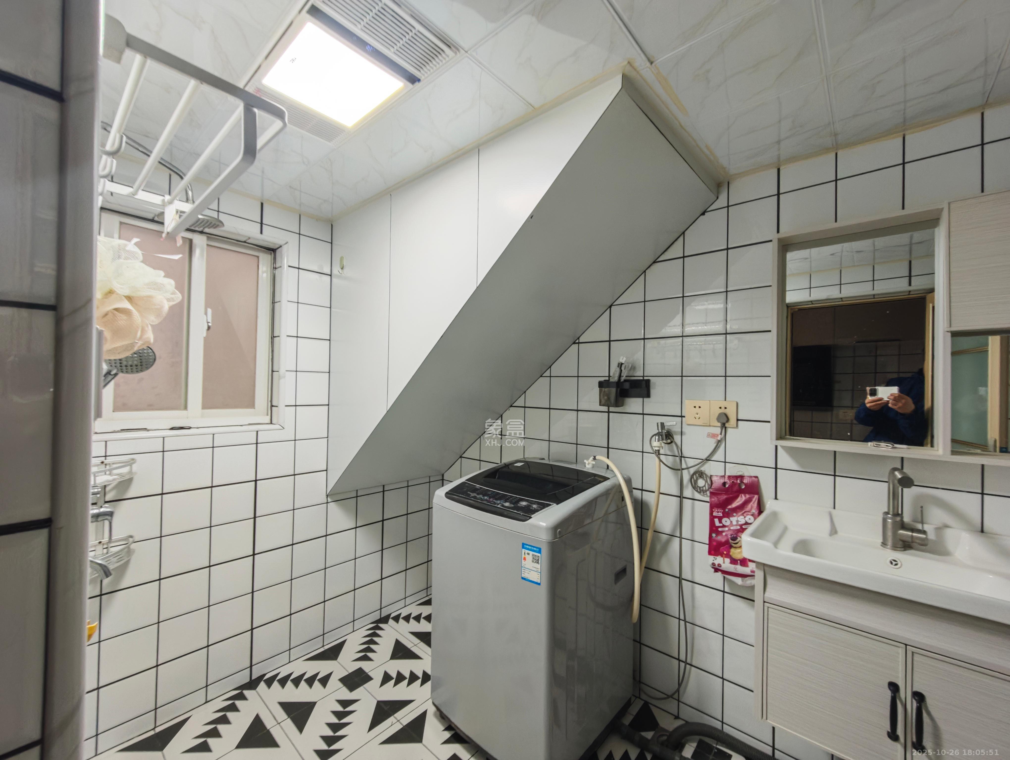 芙蓉万国城MOMA(卓越汇富苑)  1室1厅1卫    1500.0元/月 芙蓉万国城MOMA(卓越汇富苑)  1室1厅1卫    1500.0元/月室内图