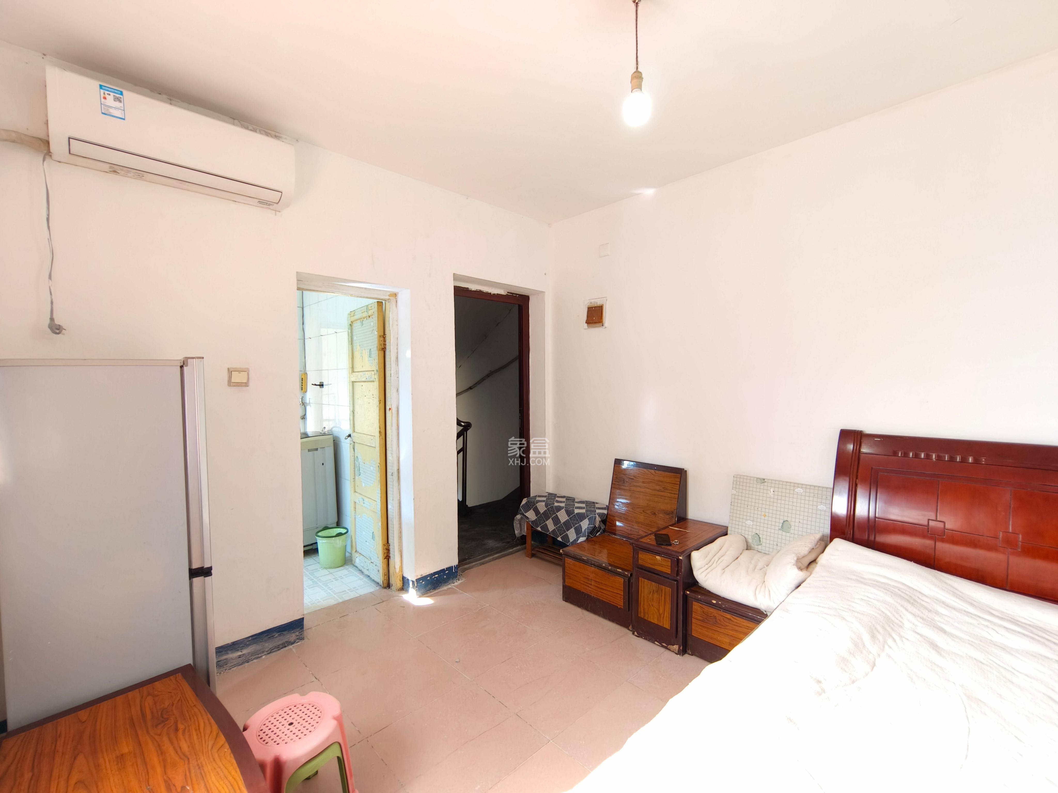 杨家塘  1室0厅1卫    1200.0元/月室内图