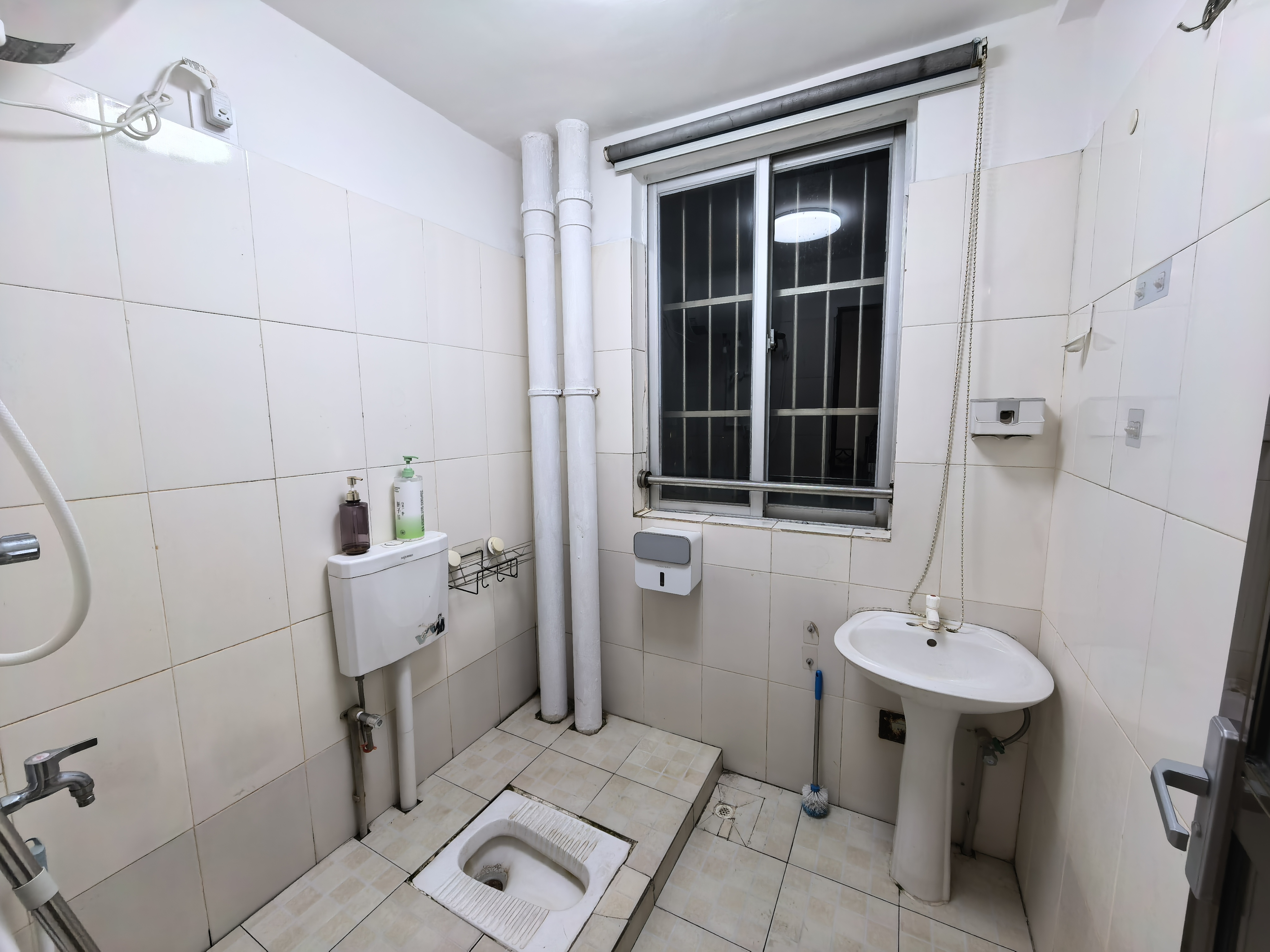 水岸阳光B小区  2室1厅1卫    2100.0元/月室内图