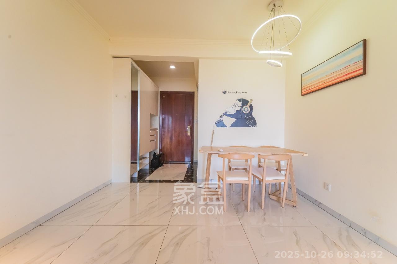 碧桂园中央花园  3室2厅2卫    2400.0元/月 碧桂园中央花园  3室2厅2卫    2400.0元/月室内图