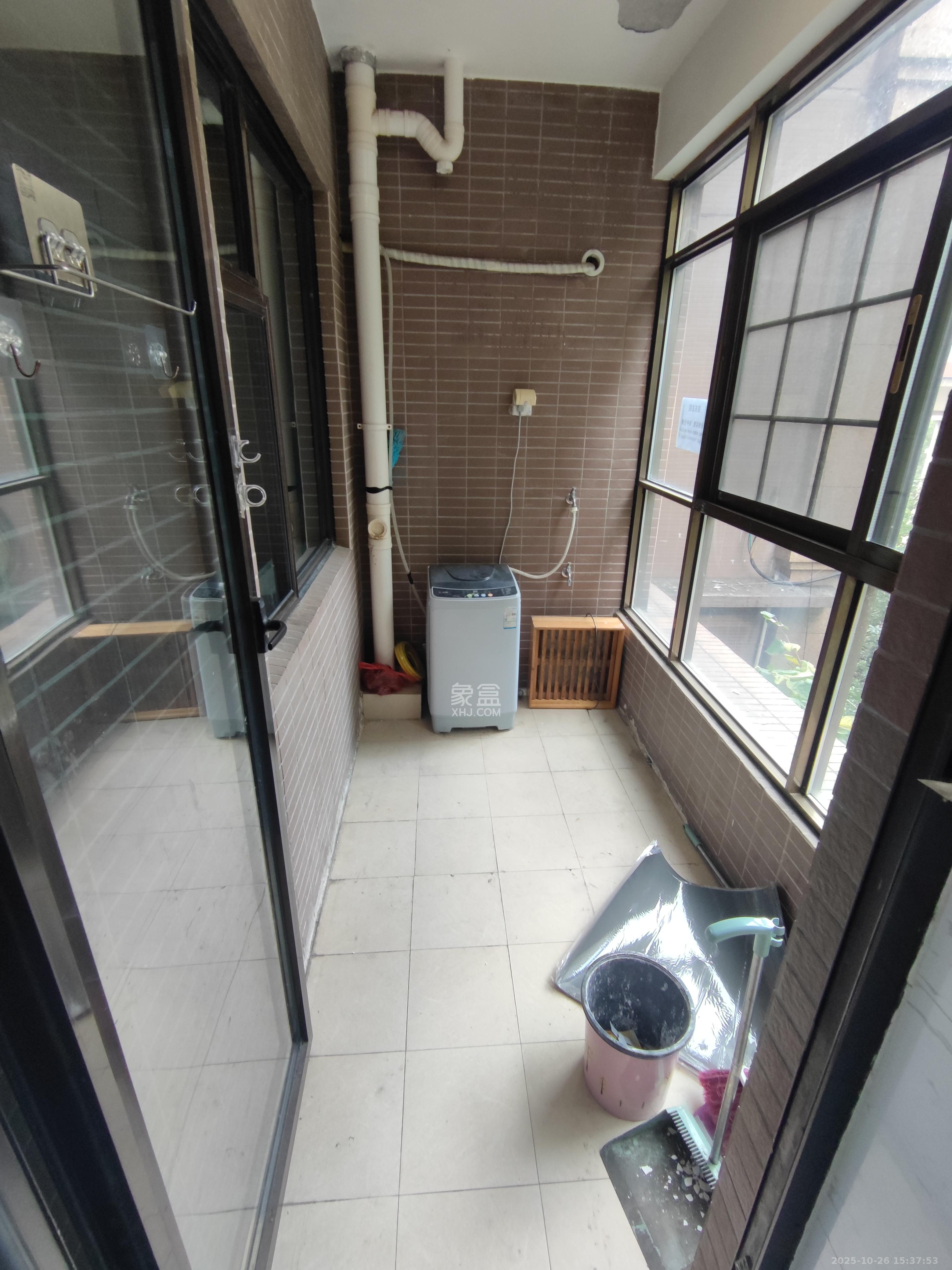 江山帝景哈佛  3室2厅1卫    2200.0元/月 江山帝景哈佛  3室2厅1卫    2200.0元/月室内图