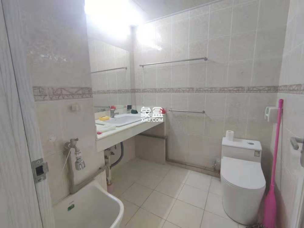 大成公寓 4室2厅2卫 6000.0元/月 大成公寓 4室2厅2卫 6000.0元/月室内图