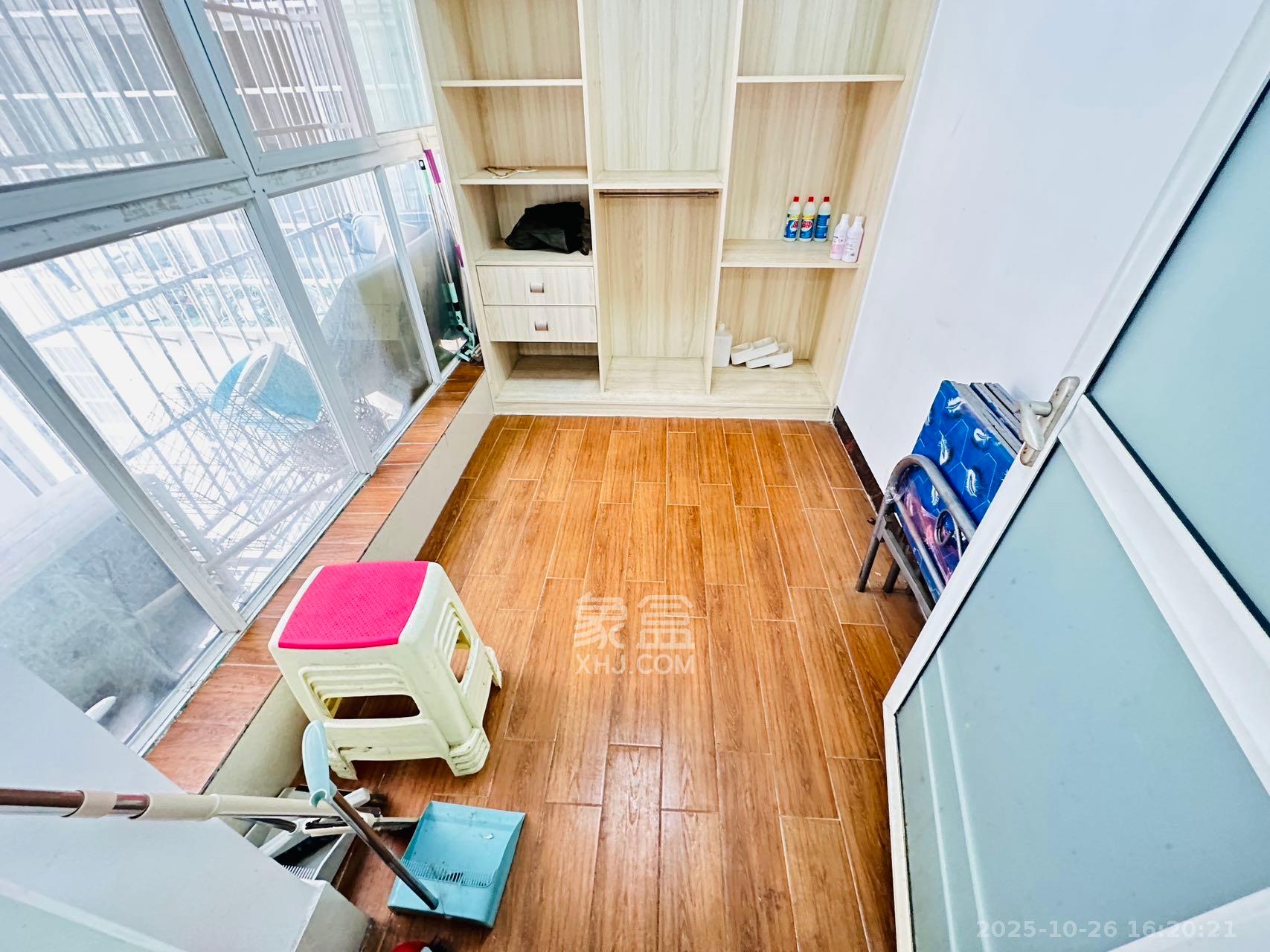 上河国际C区  3室2厅1卫    2500.0元/月室内图