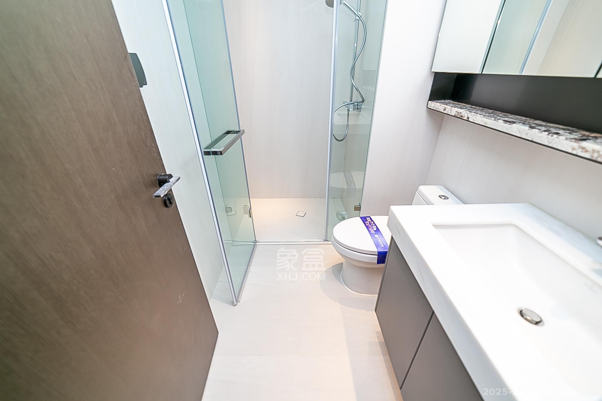 中海阅湘台  4室2厅2卫    458.0万 中海阅湘台  4室2厅2卫    458.0万卫生间