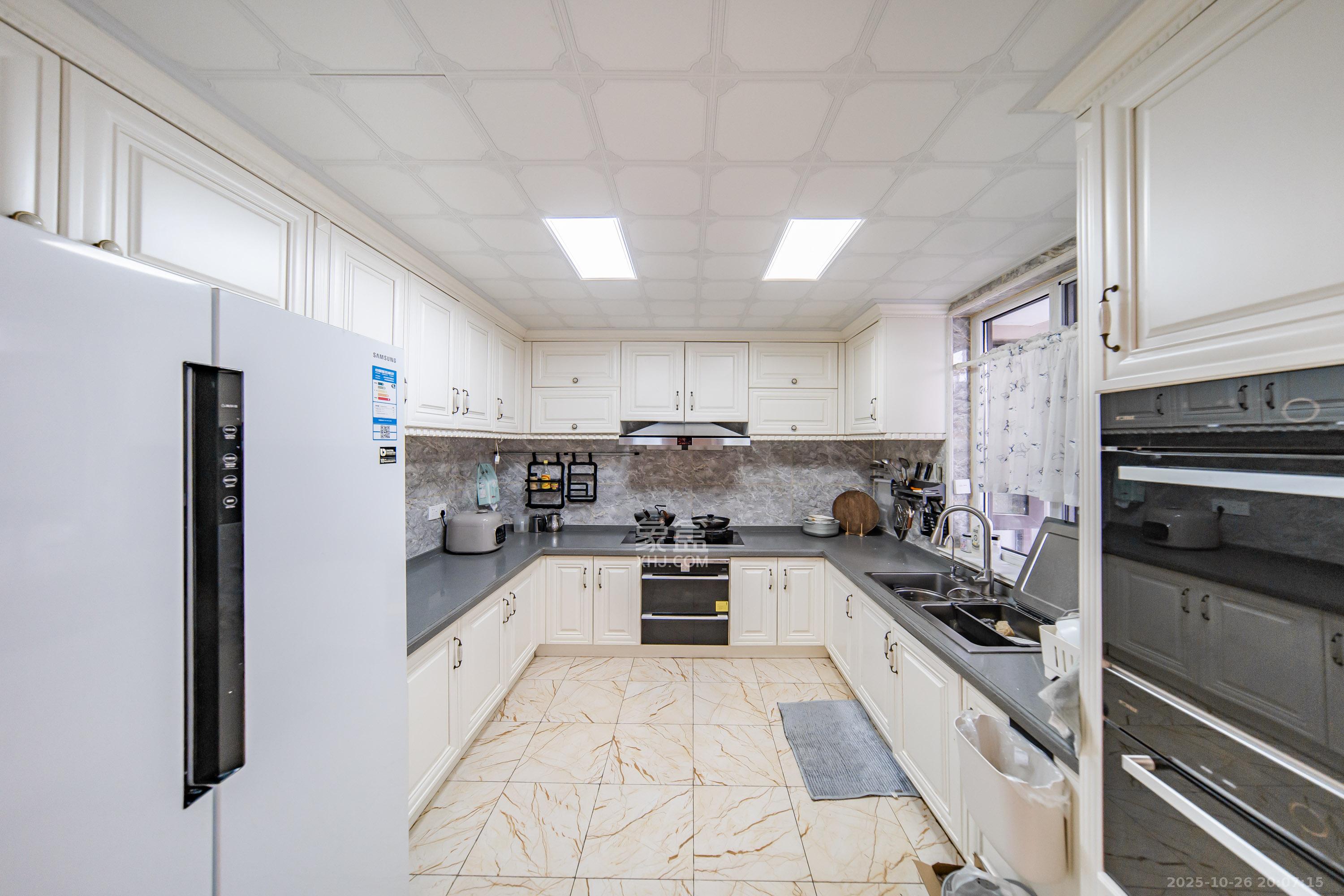 合能洋湖公馆  4室2厅5卫    368.0万 合能洋湖公馆  4室2厅5卫    368.0万厨房