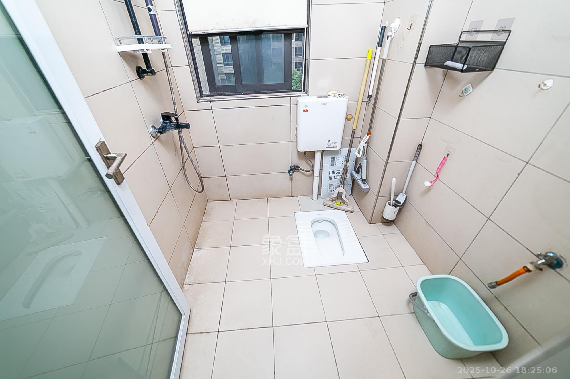 通用时代国际社区  3室2厅2卫    120.0万卫生间