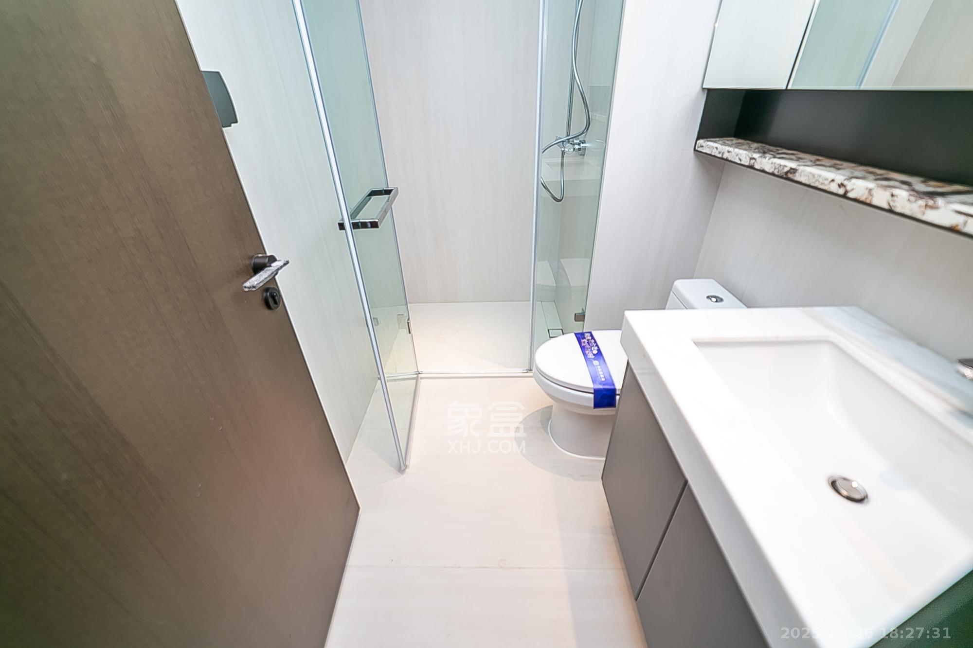 中海阅湘台  4室2厅3卫    398.0万 中海阅湘台  4室2厅3卫    398.0万卫生间